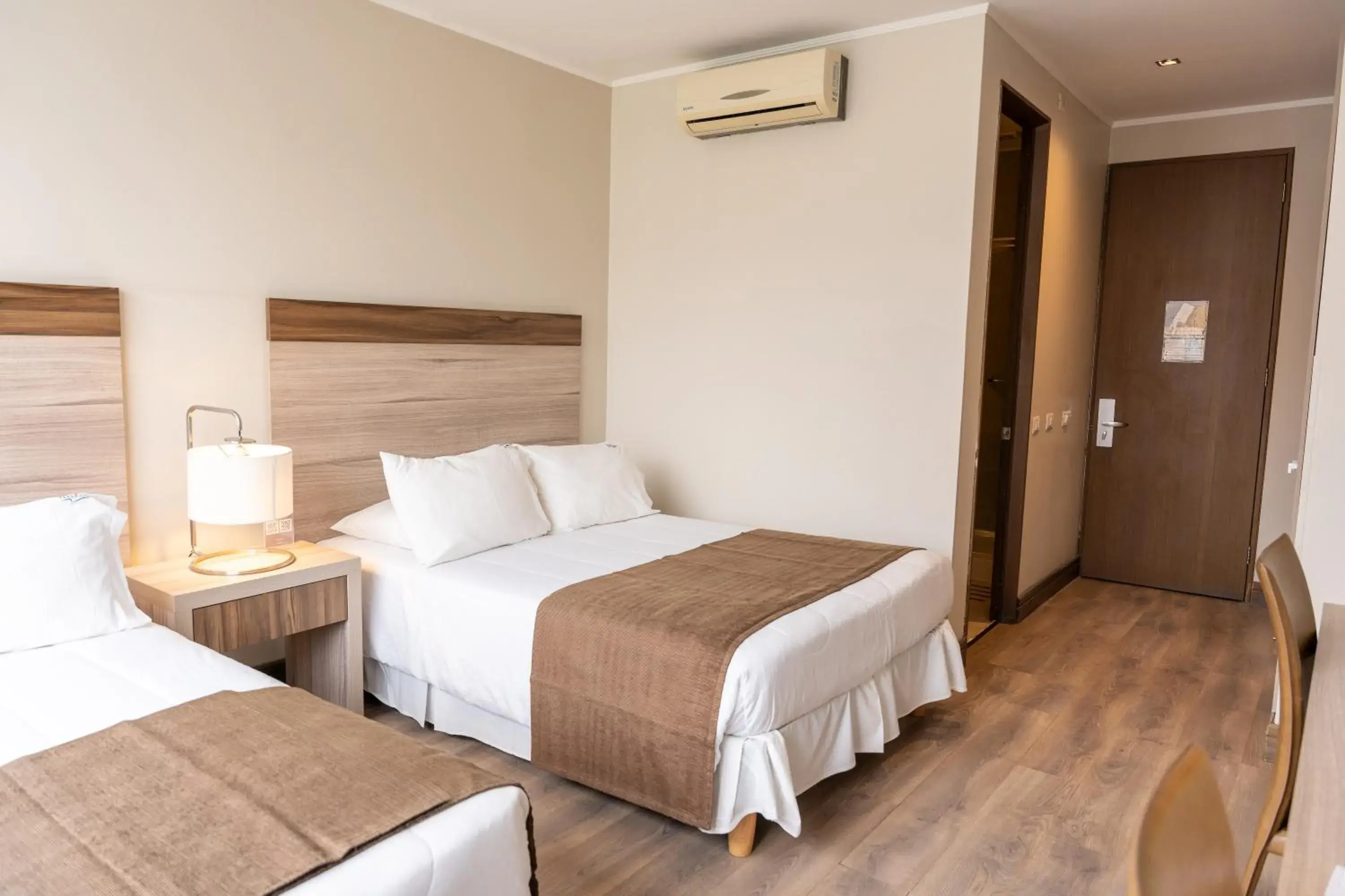 Standard Queen Room with Two Queen Beds in Terrado Arturo Prat Iquique Standard Queen Room with Two Queen Beds in Terrado Arturo Prat Iquique