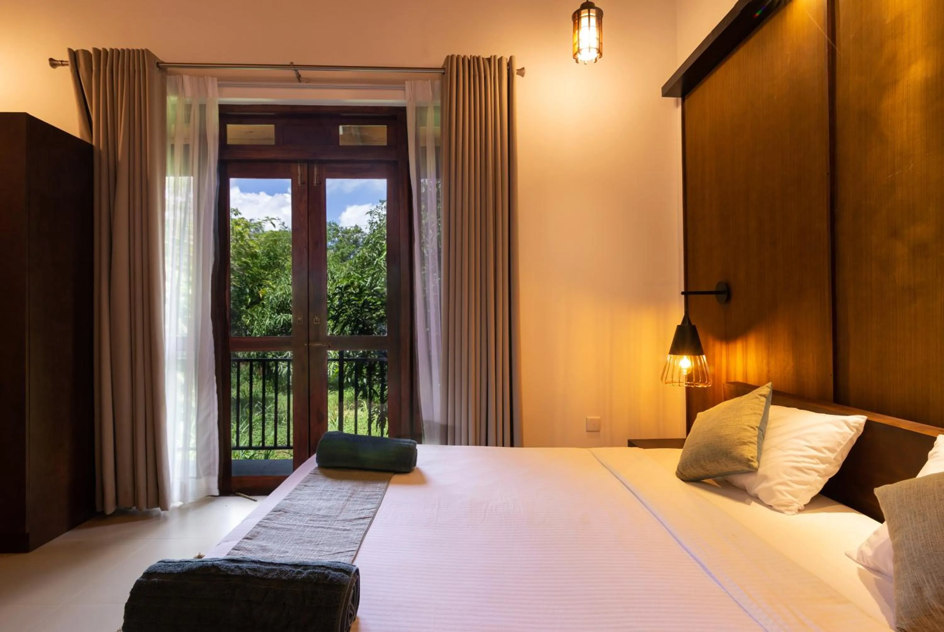 Bedroom, Bed in Subaseth Villa