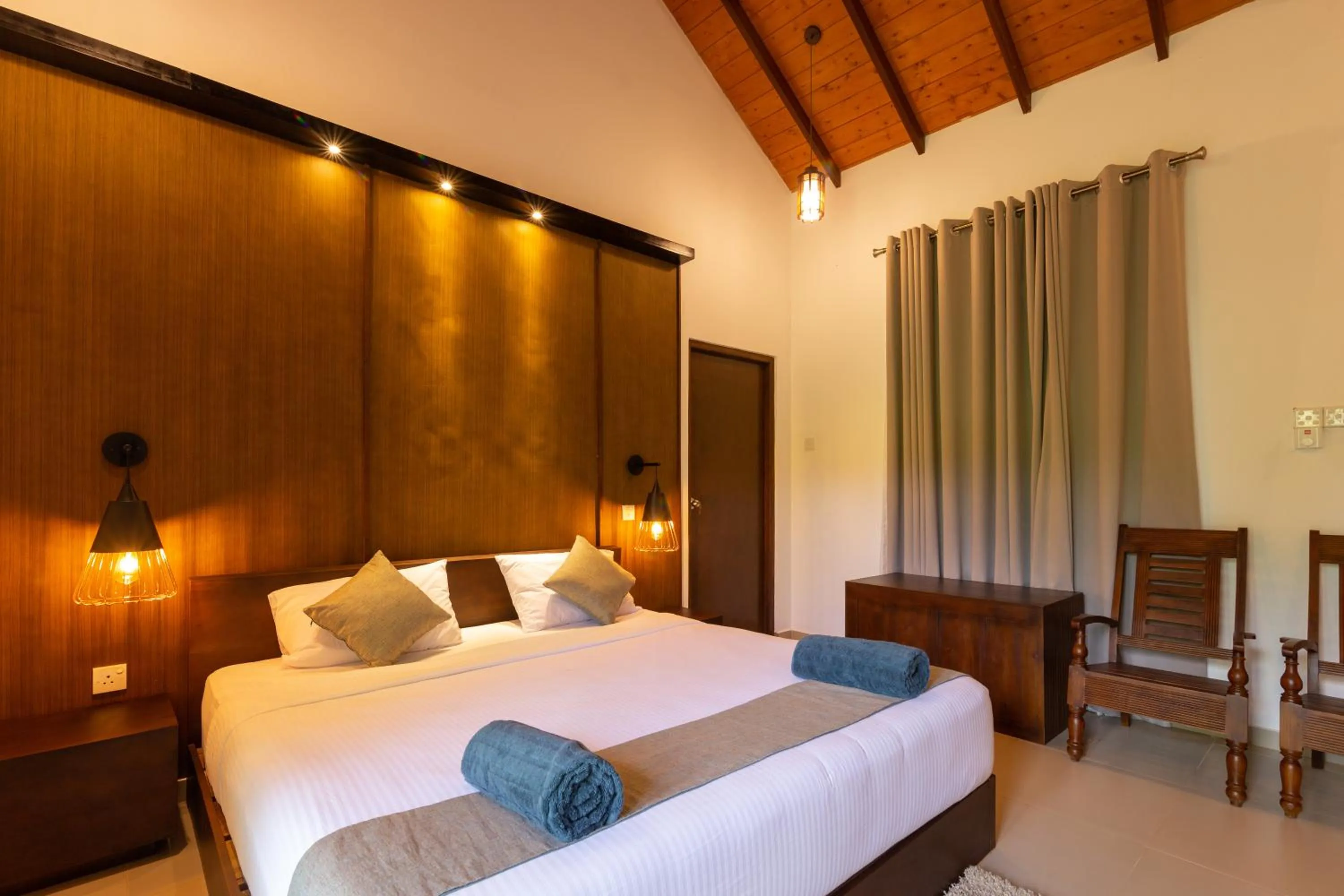 Bedroom, Bed in Subaseth Villa