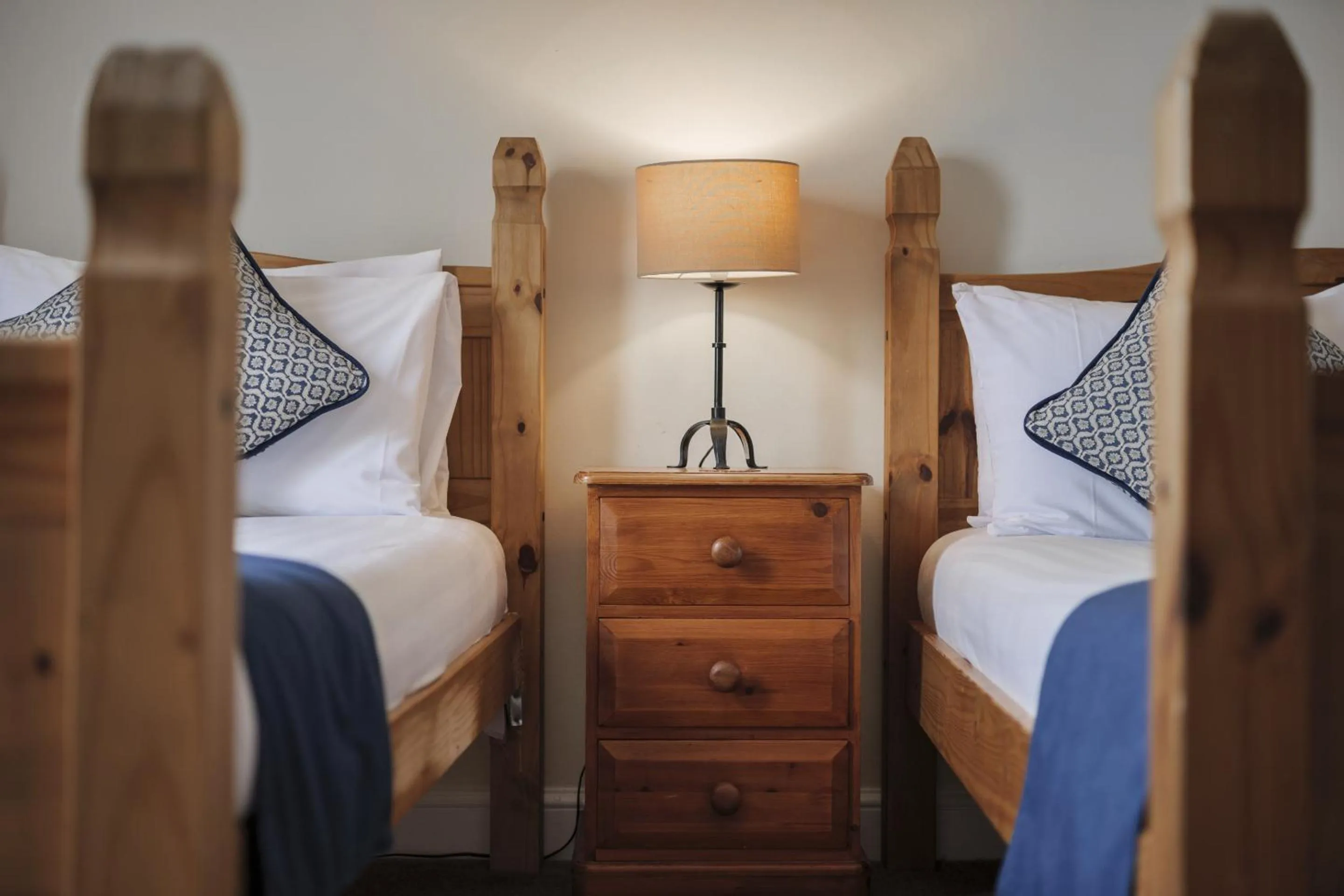 Other, Bed in The Cromwell Arms Inn