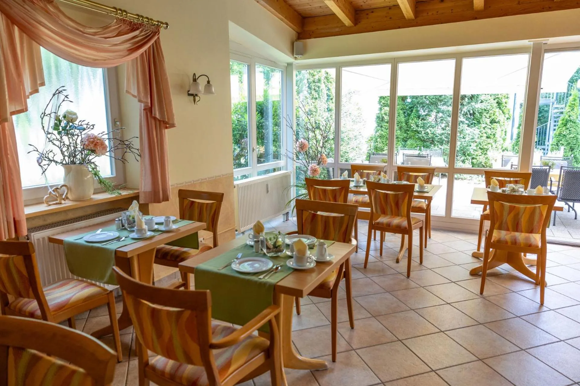 Restaurant/places to eat in Hotel Sonnenhof