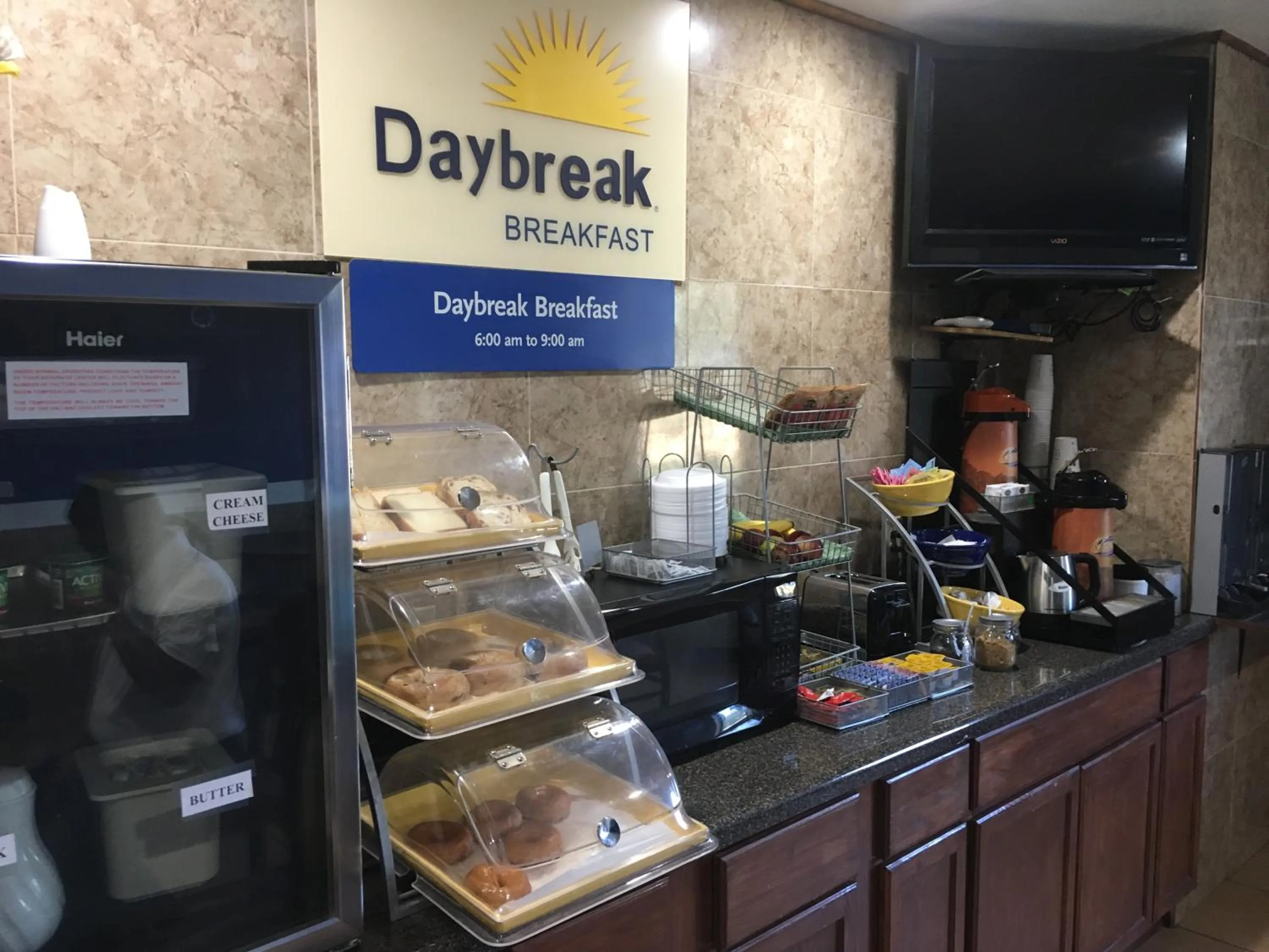 Breakfast in Days Inn by Wyndham Lincoln