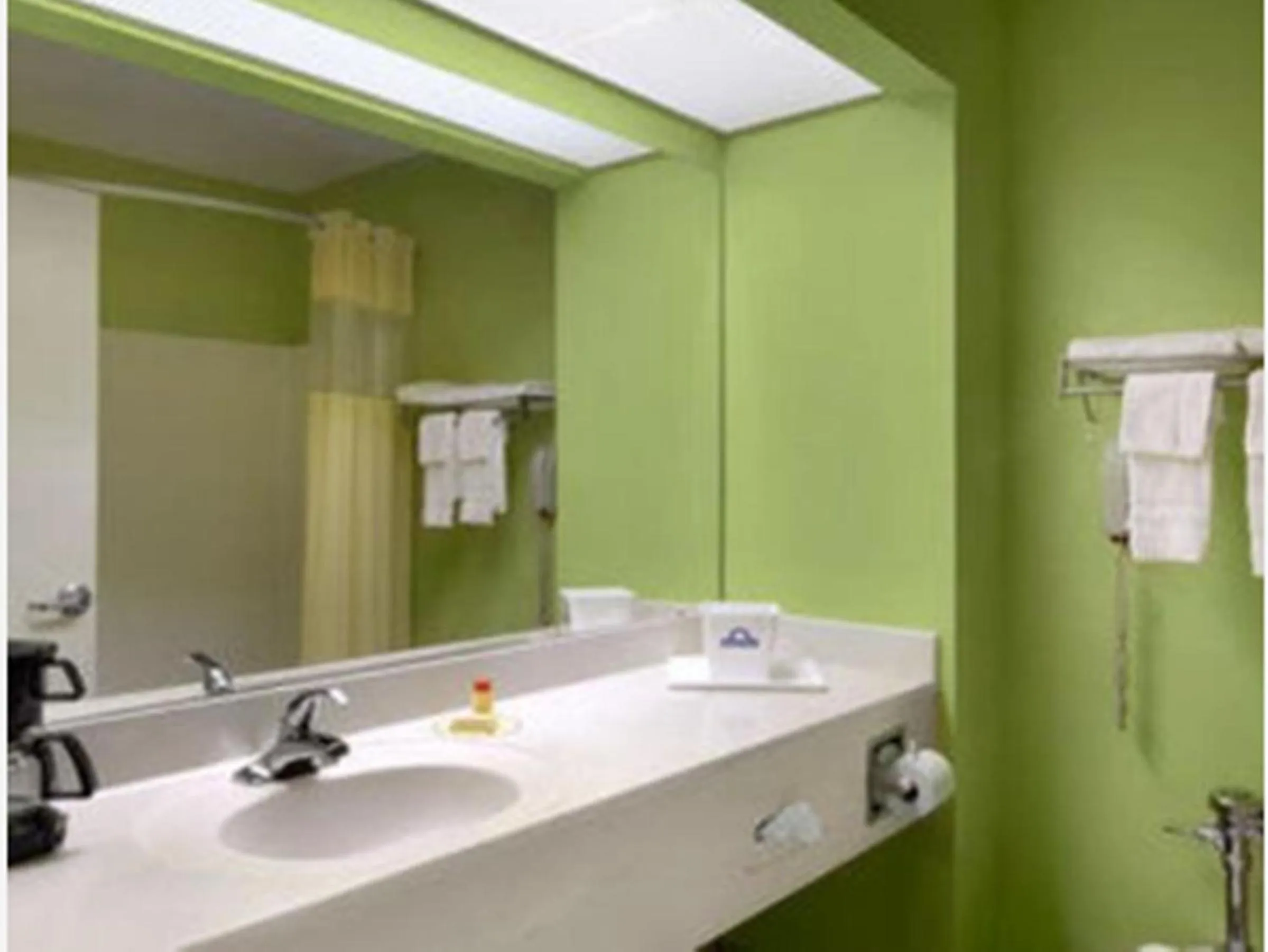 Bathroom in Days Inn by Wyndham Lincoln