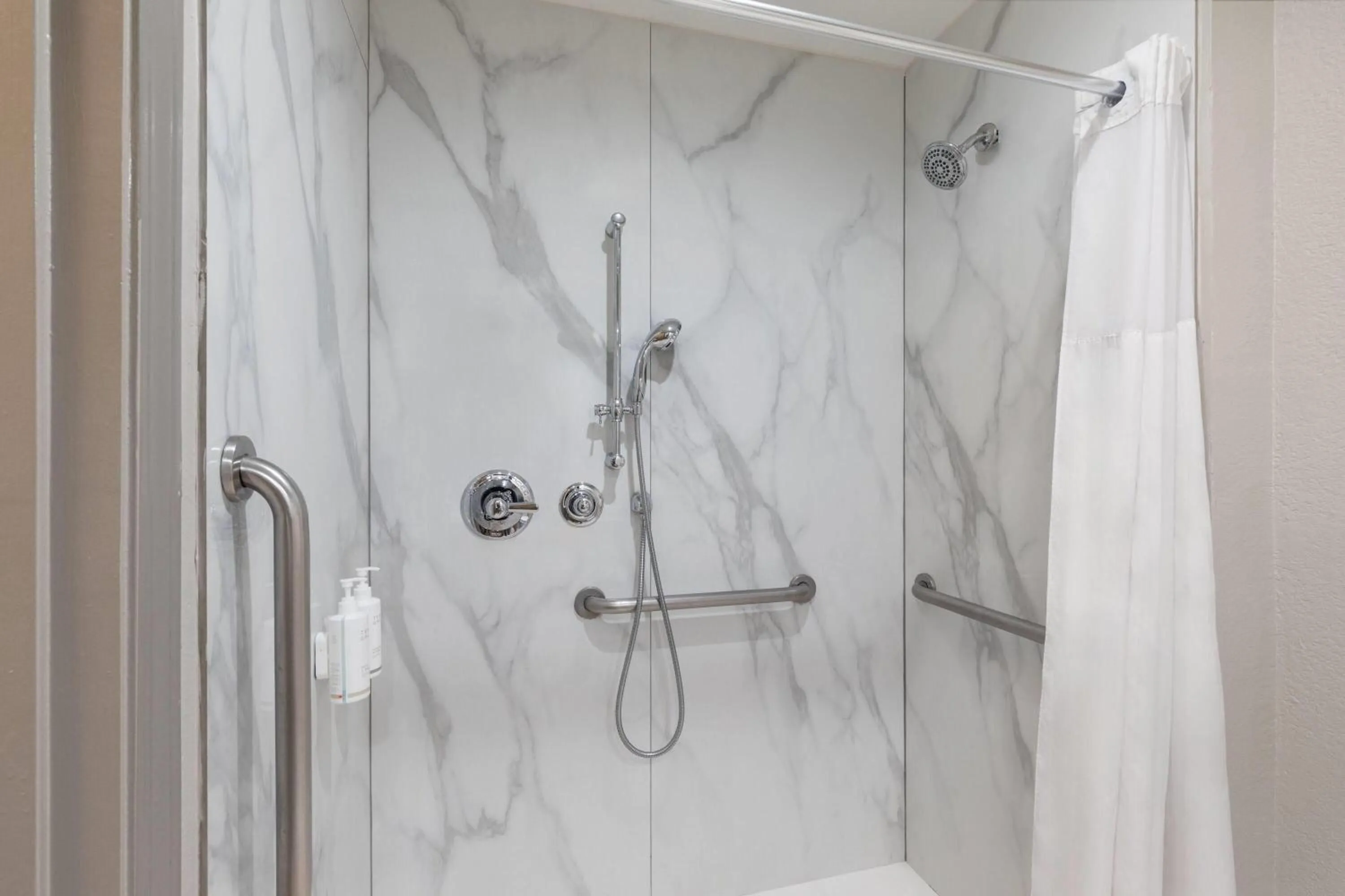 Shower in Days Inn by Wyndham Lincoln