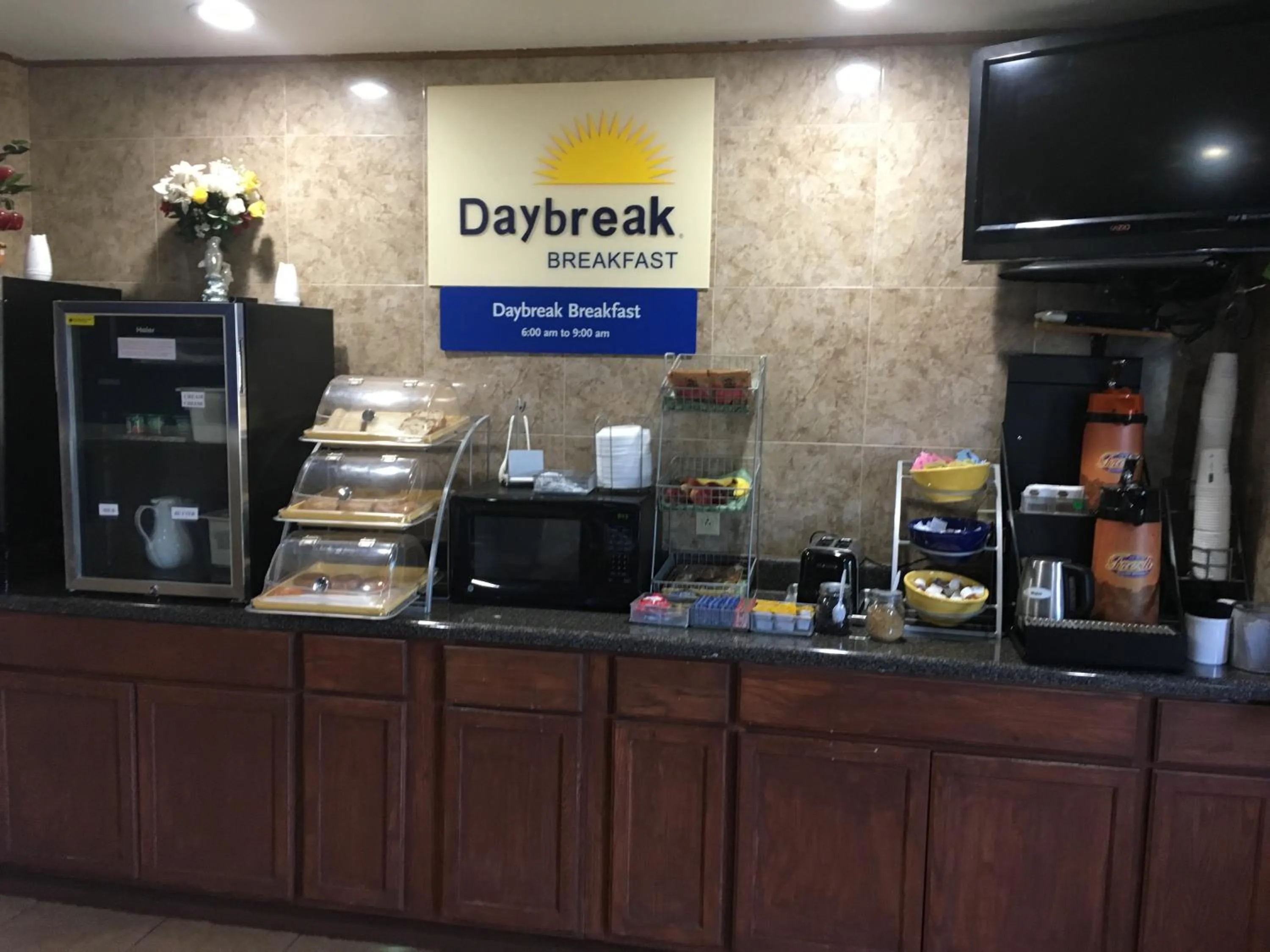 Breakfast in Days Inn by Wyndham Lincoln