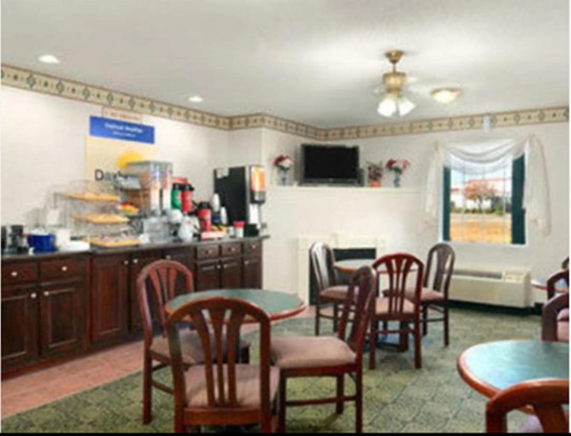 Restaurant/places to eat in Days Inn by Wyndham Lincoln