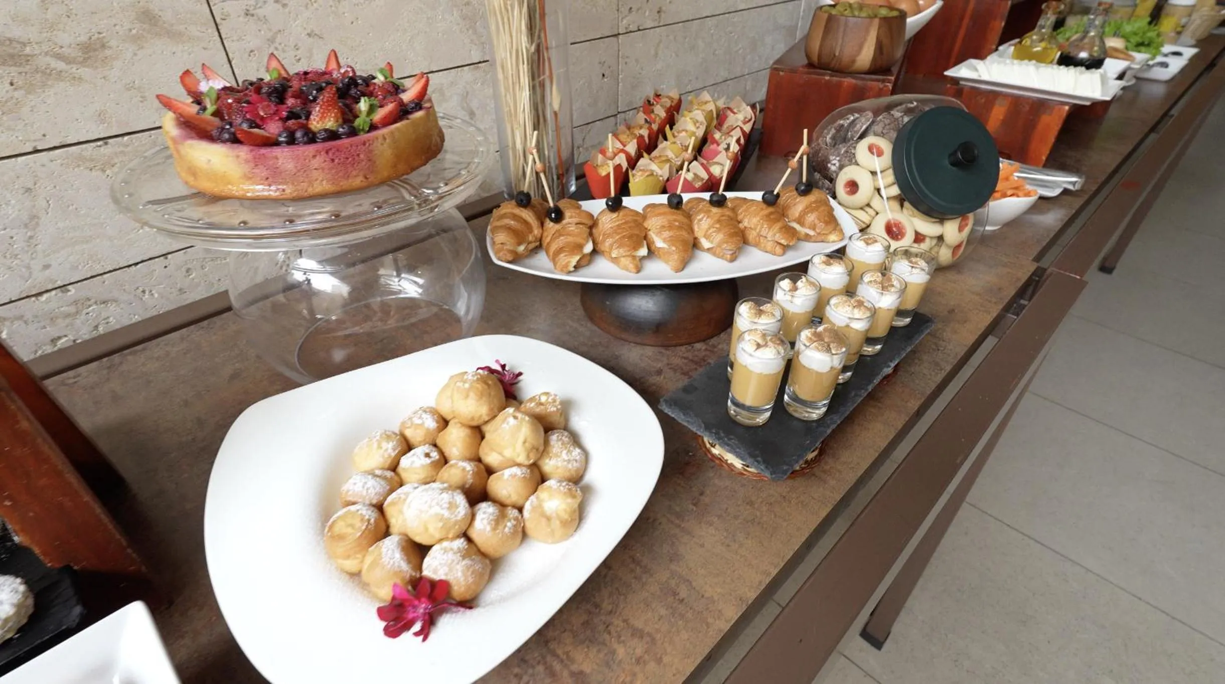 Buffet breakfast in Terrado Suites Antofagasta