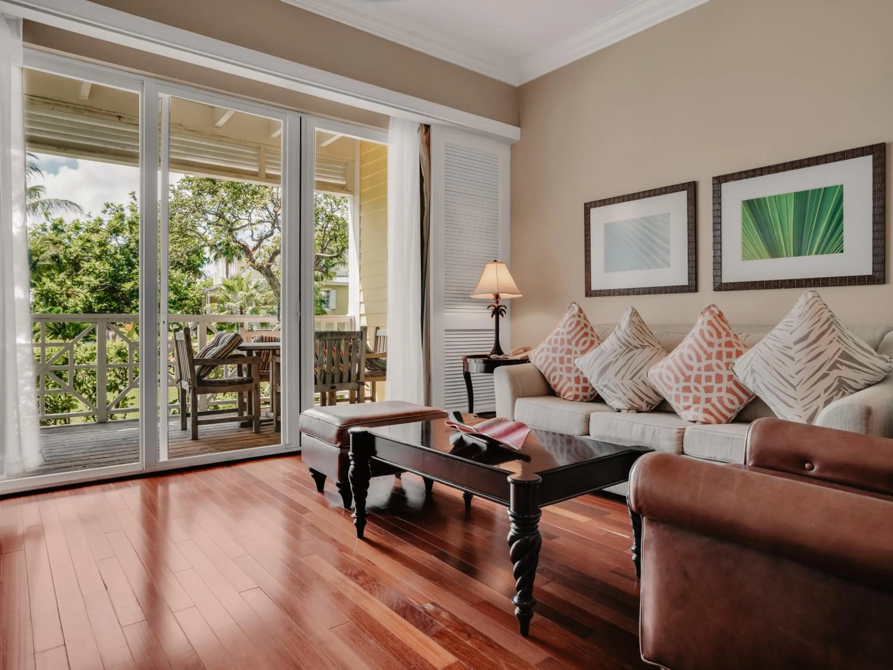 Living room in Valentines Resort & Marina