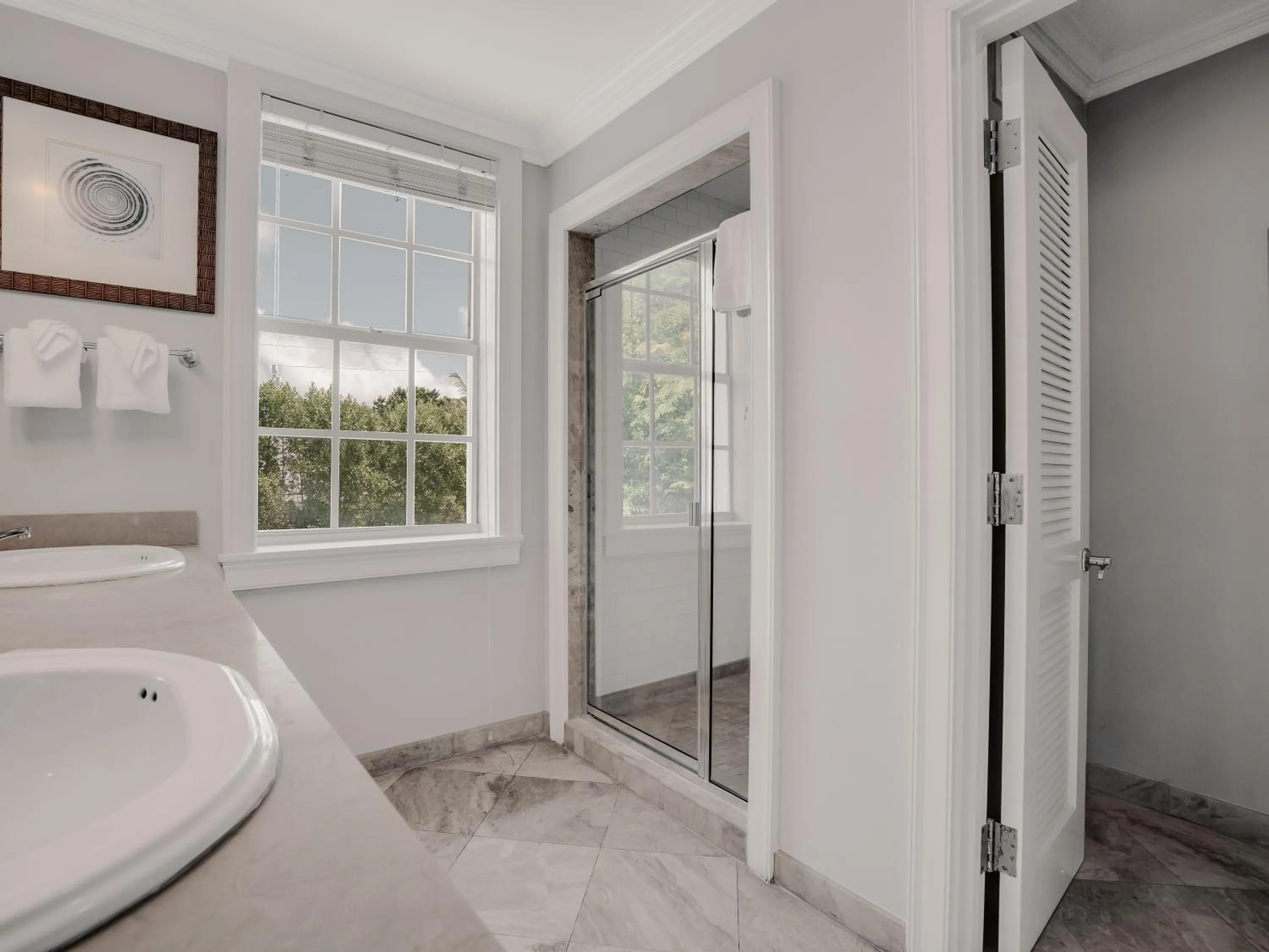 Shower in Valentines Resort & Marina