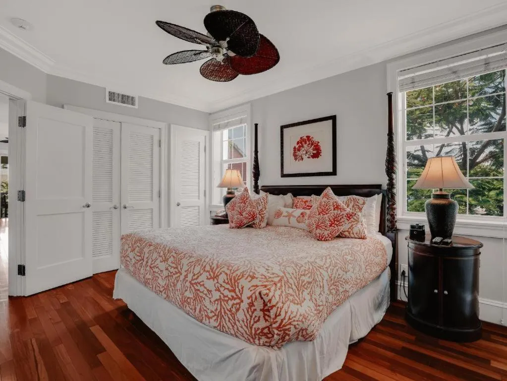 Bed in Valentines Resort & Marina