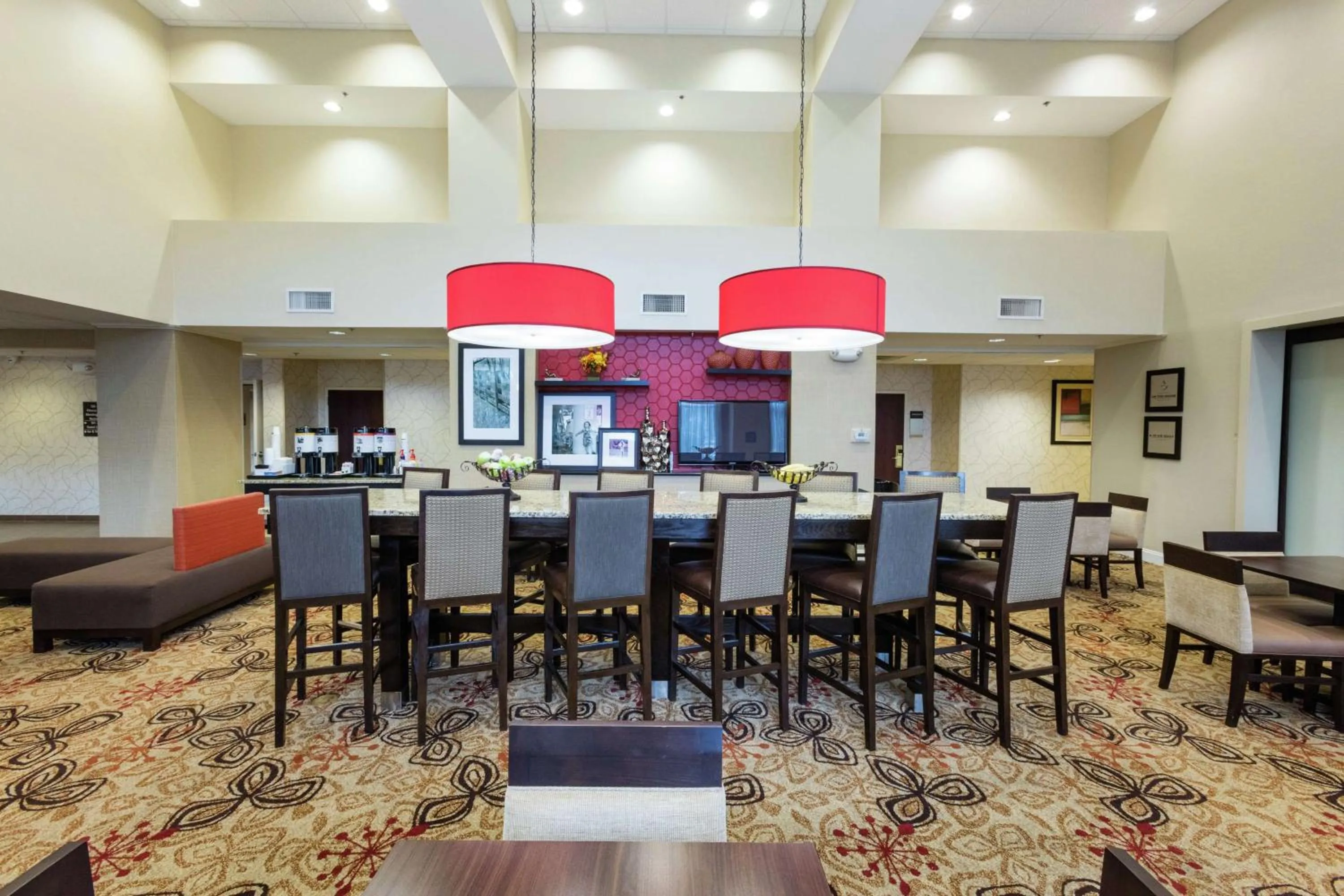 Lobby or reception in Hampton Inn & Suites Jacksonville-Airport