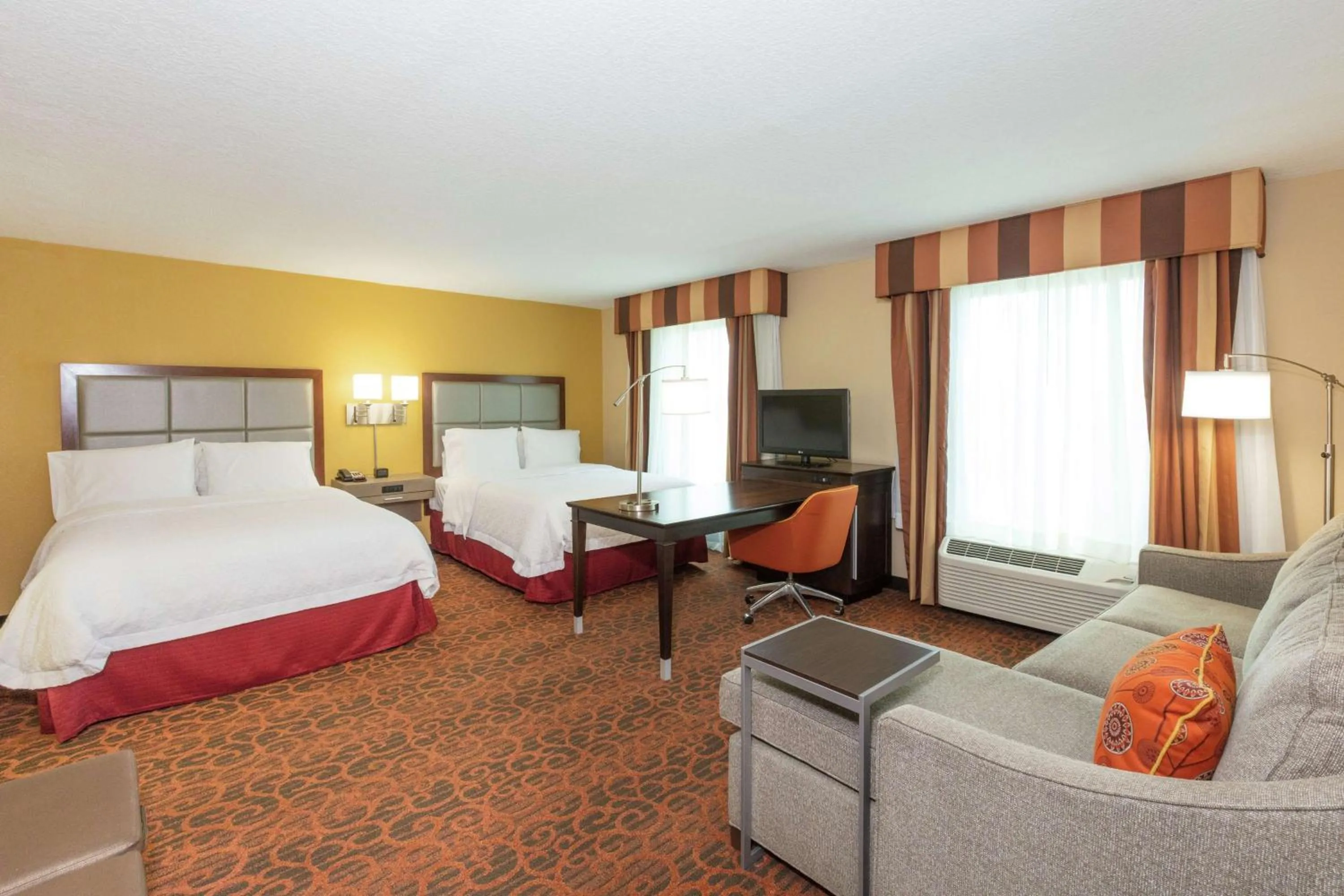 Bedroom, Bed in Hampton Inn & Suites Jacksonville-Airport