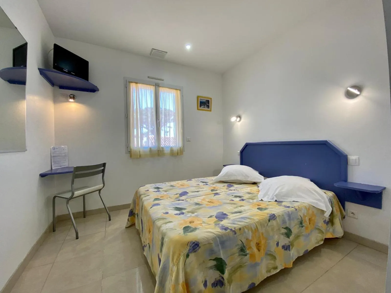 Bedroom in Hotel Myriam Vias Plage