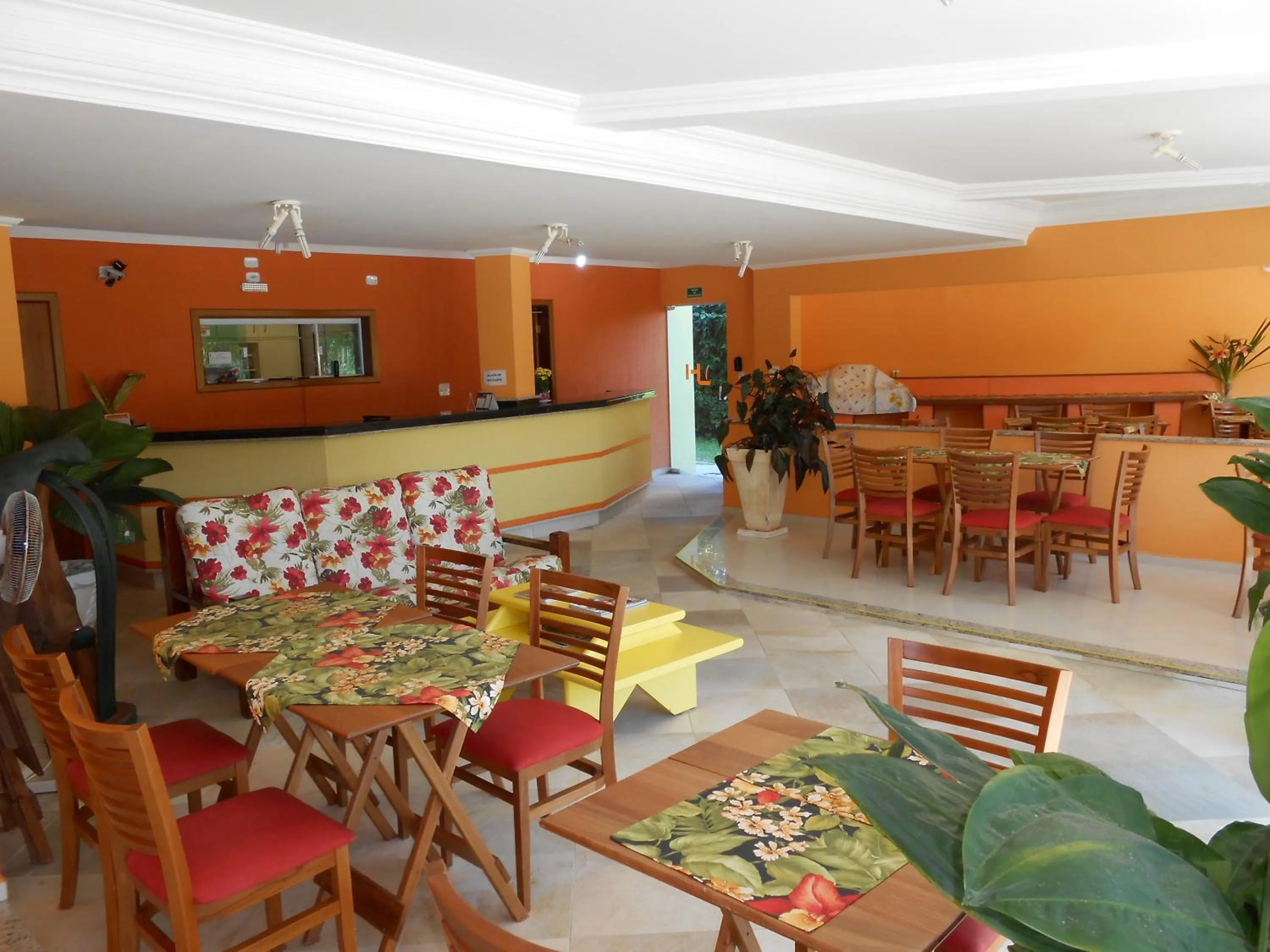 Restaurant/places to eat in Hotel Canto da Riviera