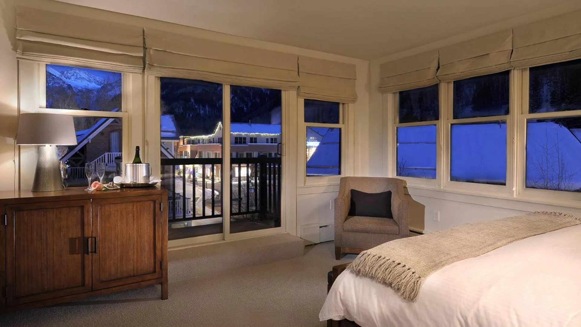 Bedroom in Hotel Columbia