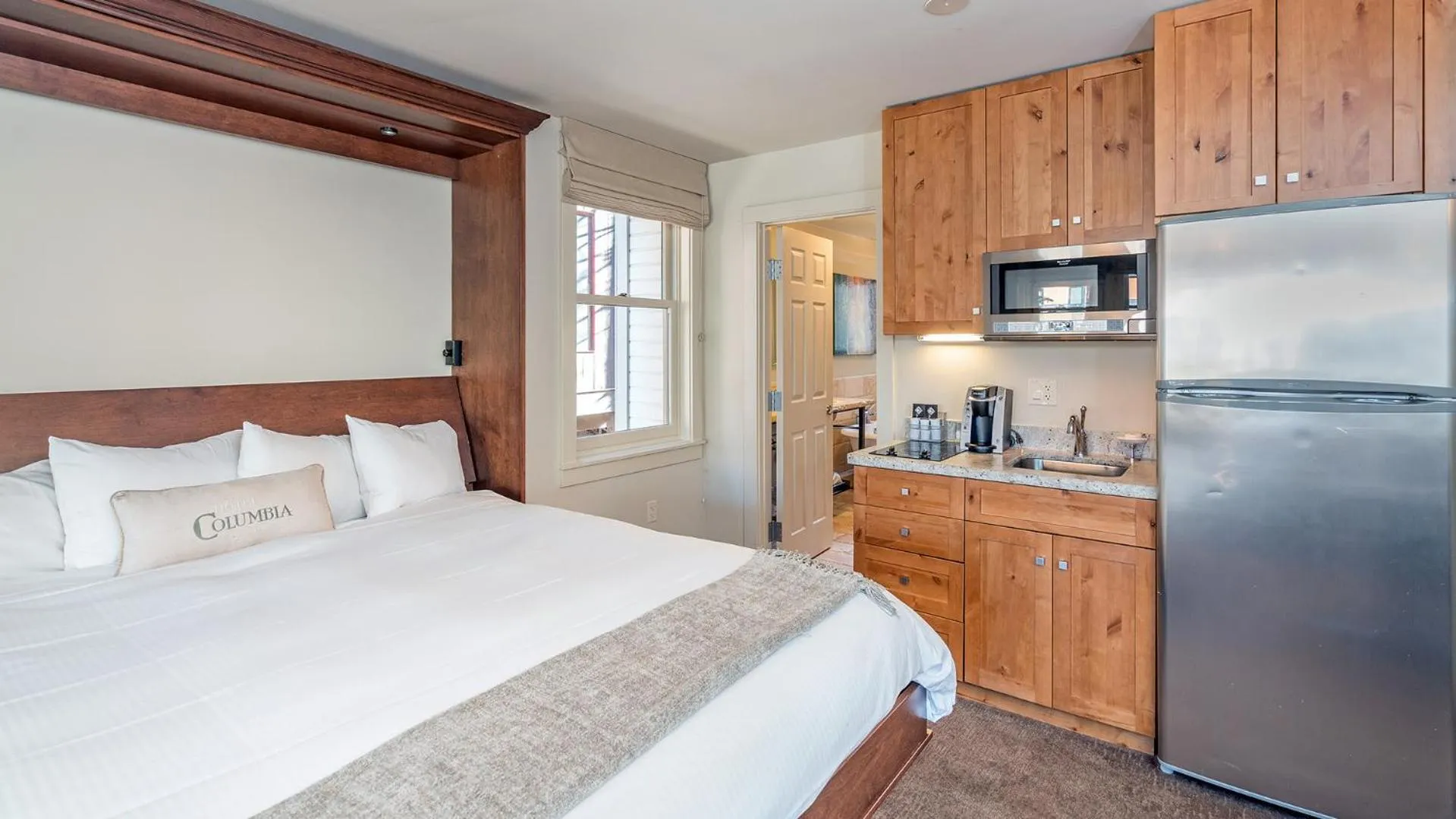 Bed in Hotel Columbia