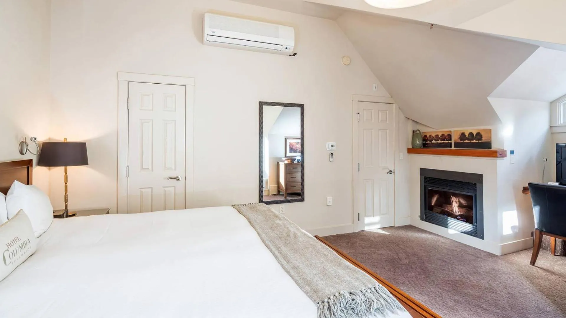 Bedroom in Hotel Columbia