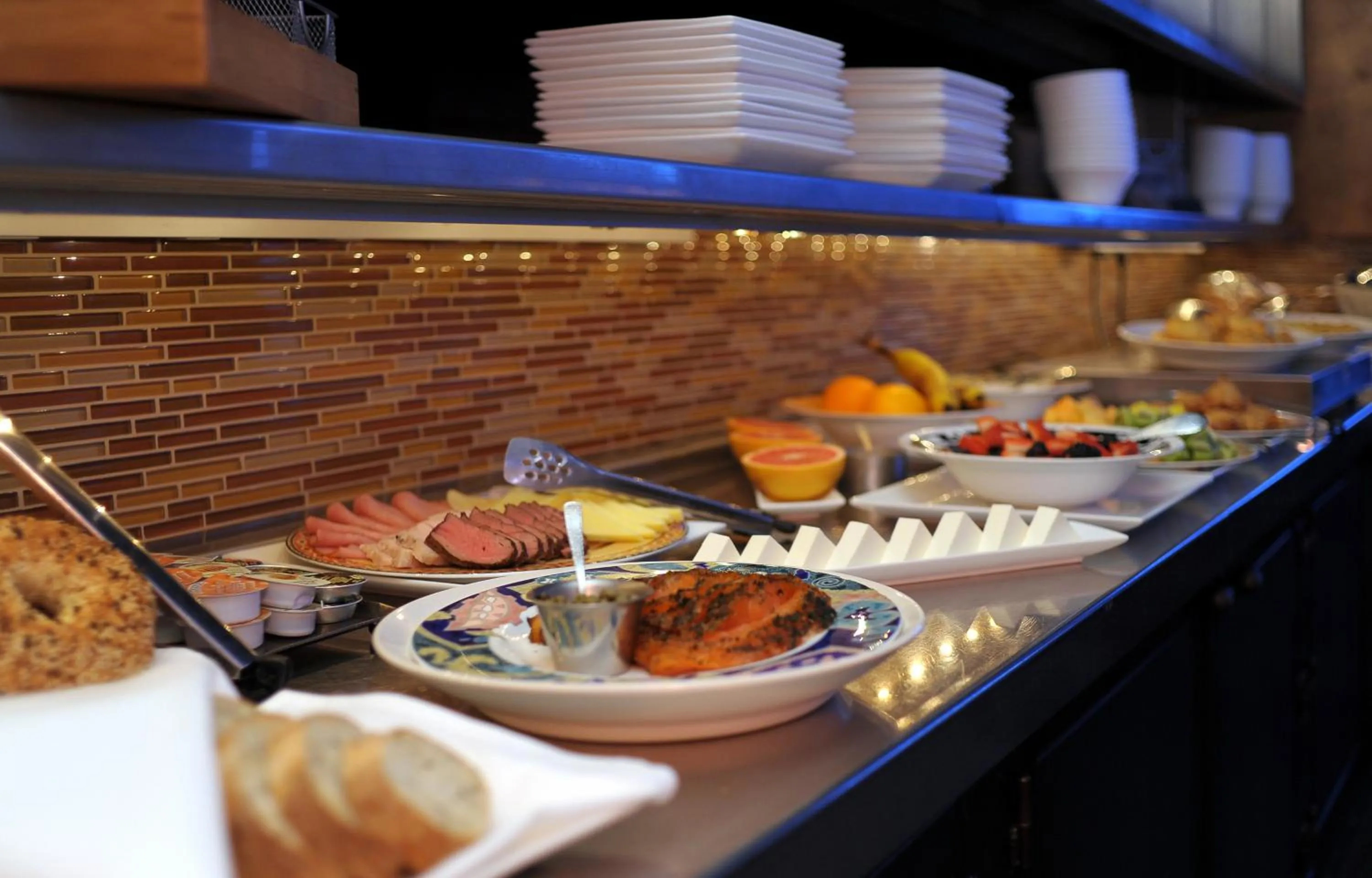 Restaurant/places to eat in Hotel Columbia