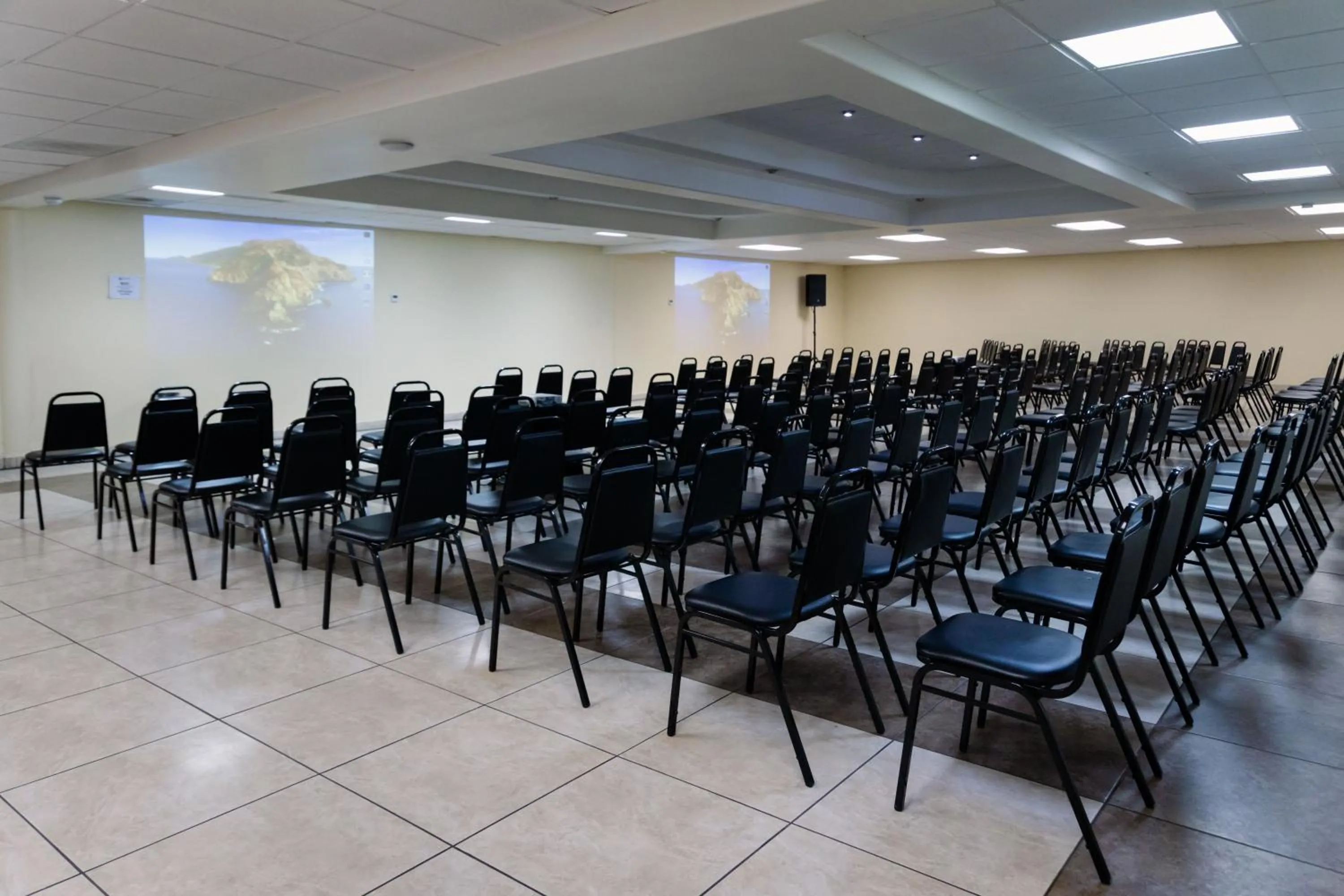 Meeting/conference room in Baja Inn Hoteles Ensenada