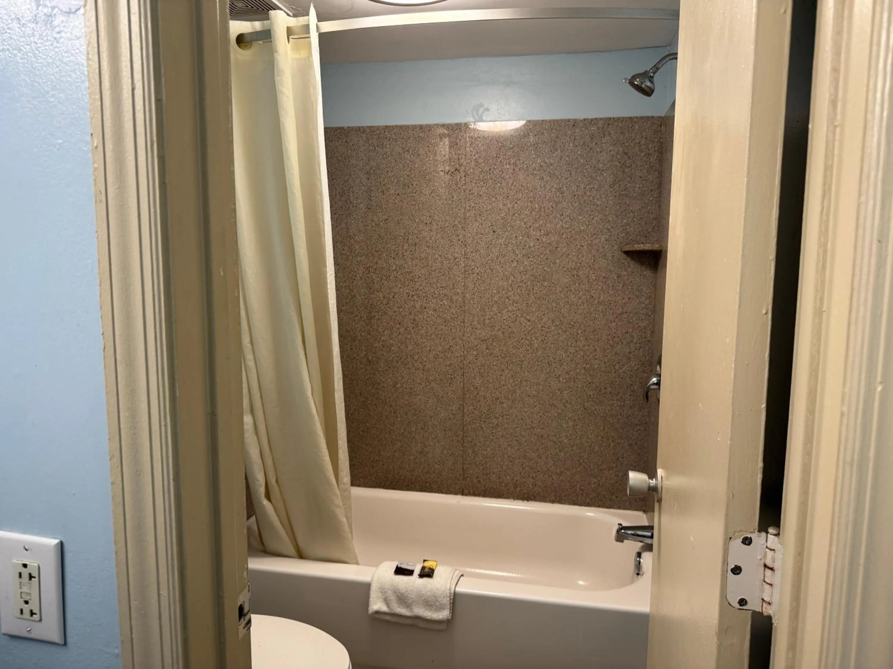 Bathroom in Red Carpet Inn & Suites - Danville