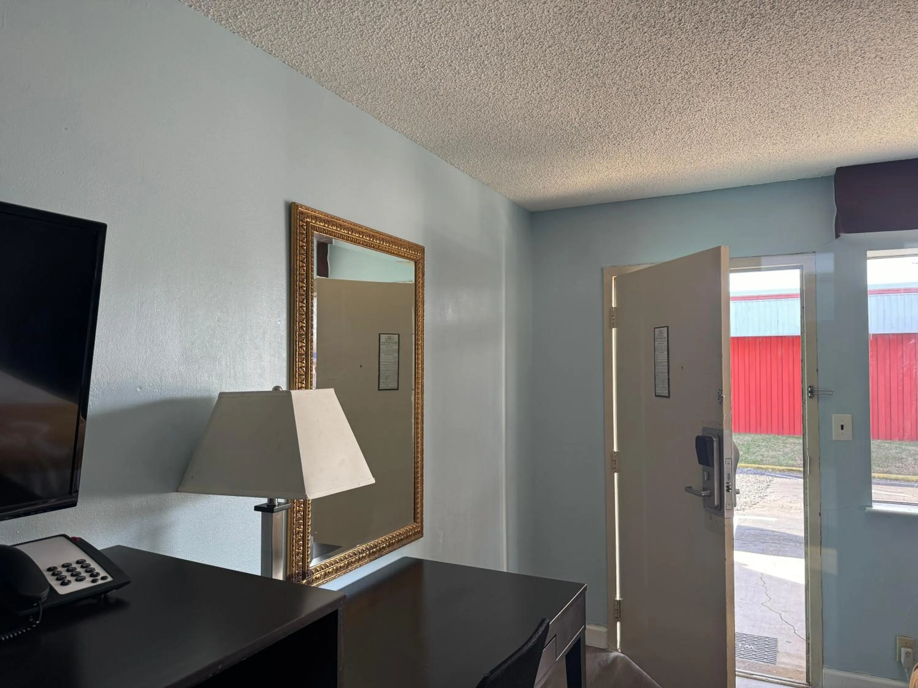 Red Carpet Inn & Suites - Danville