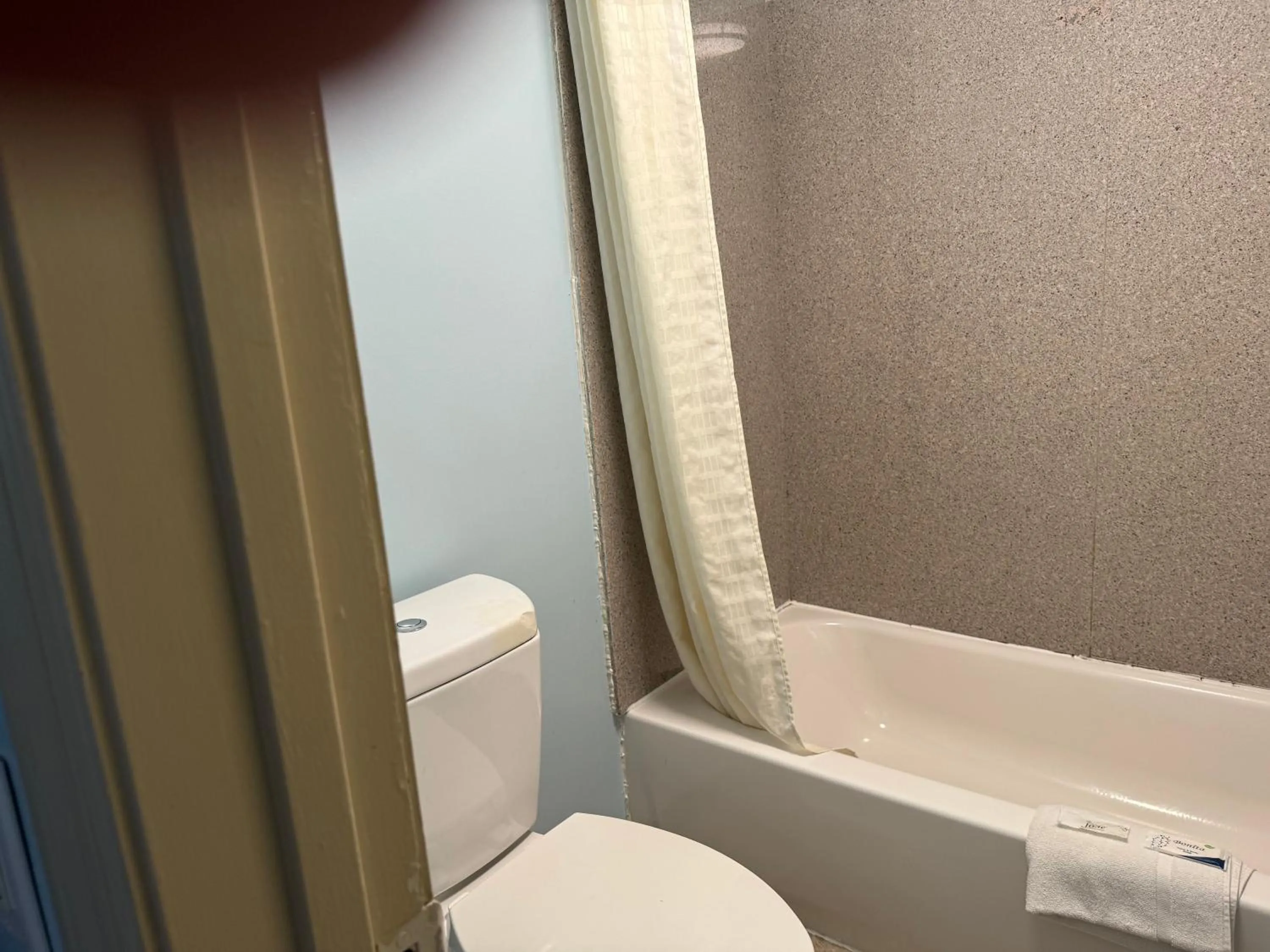 Red Carpet Inn & Suites - Danville