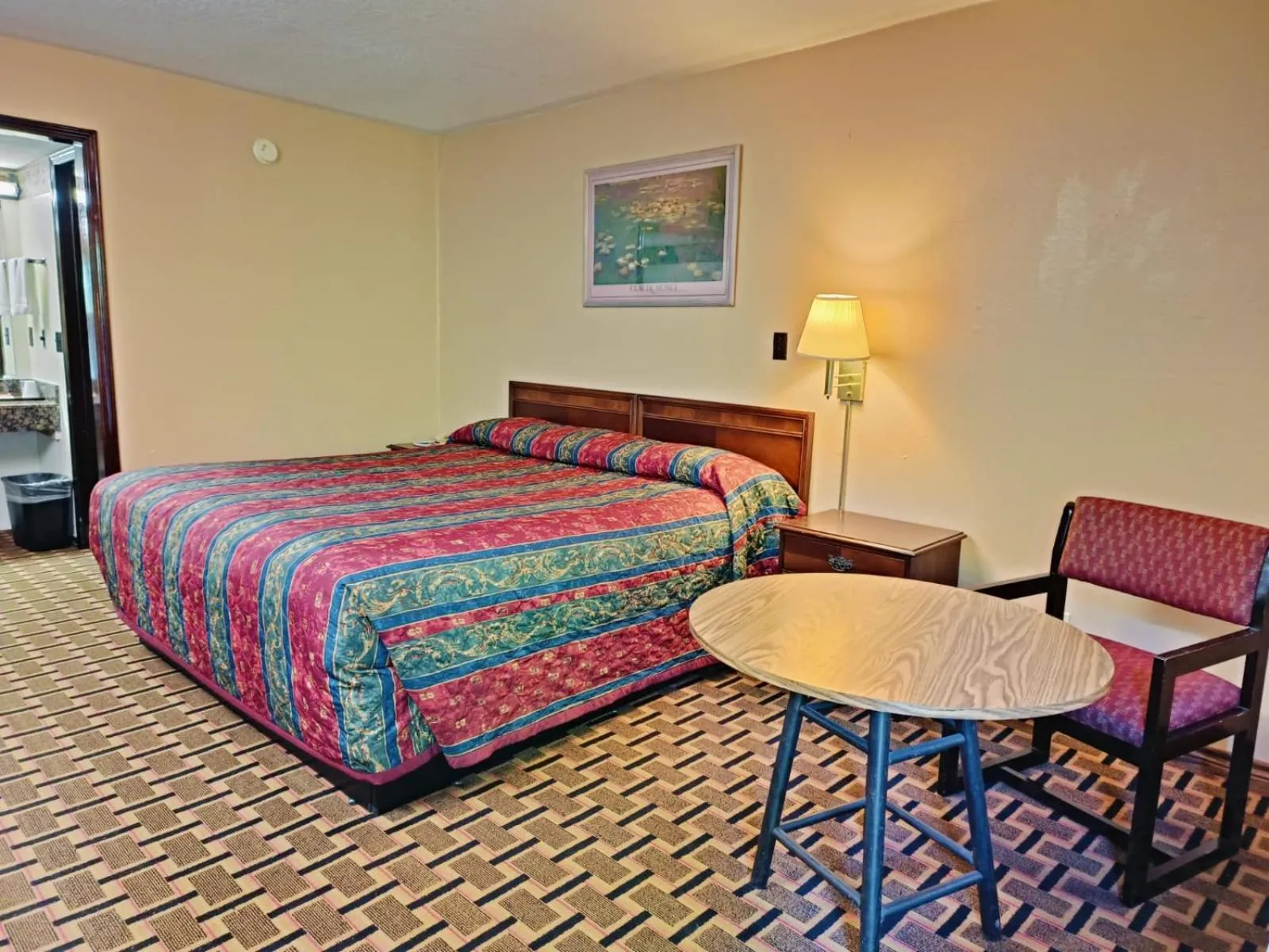 Bedroom, Bed in Victorian Inn Athens TX