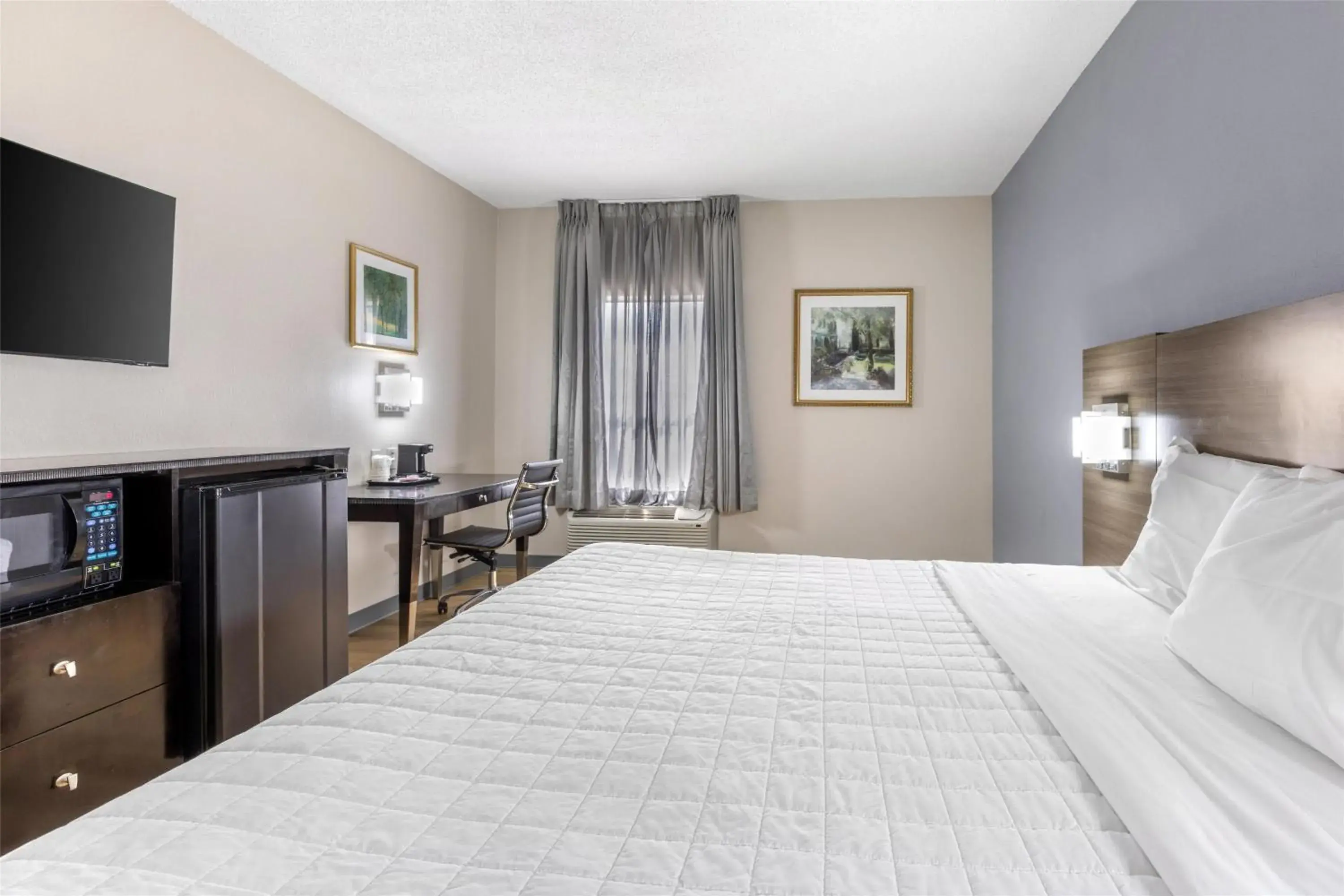 King Room in SureStay Hotel by Best Western Morganton King Room in SureStay Hotel by Best Western Morganton
