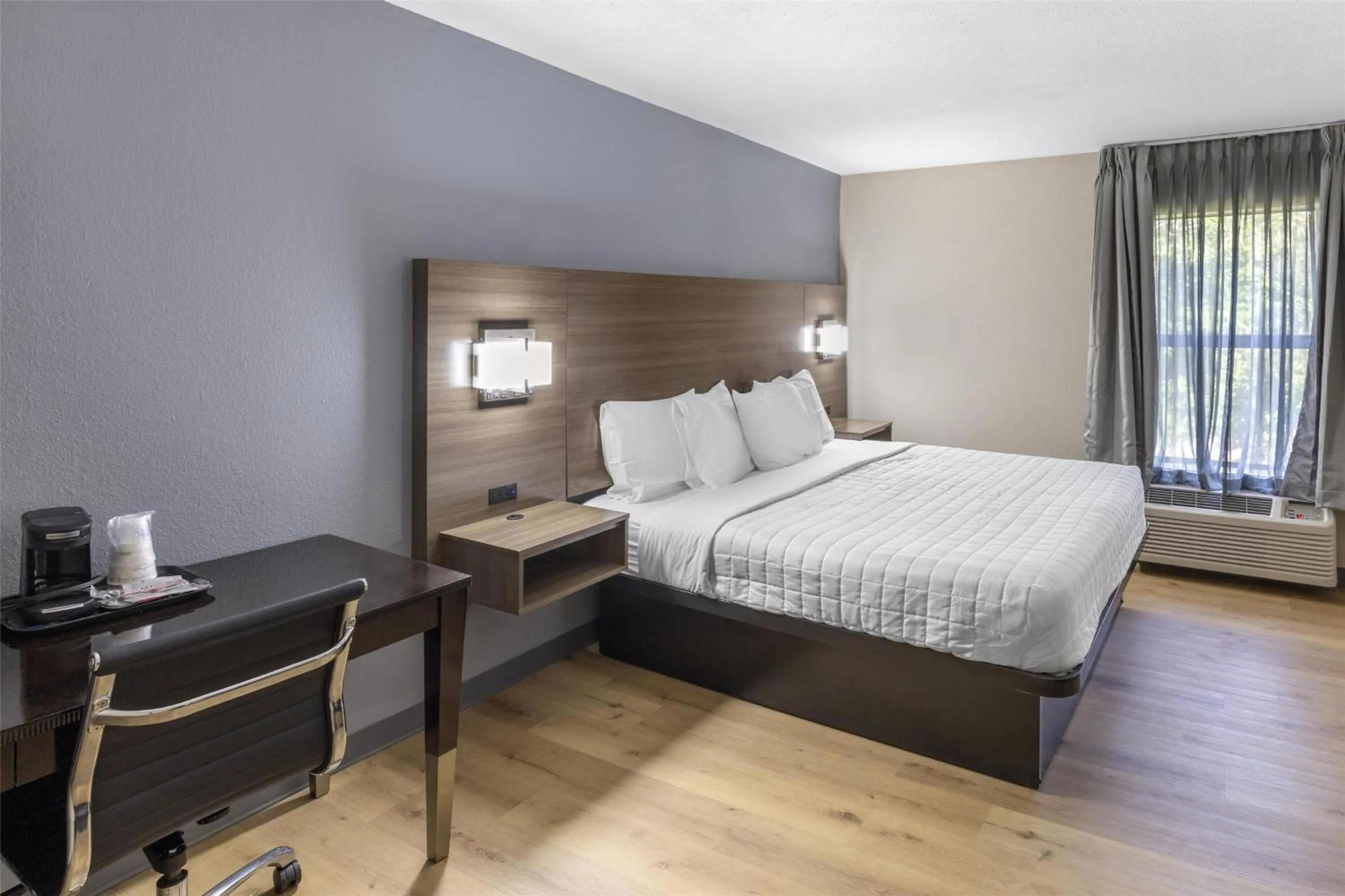 Bedroom, Bed in SureStay Hotel by Best Western Morganton