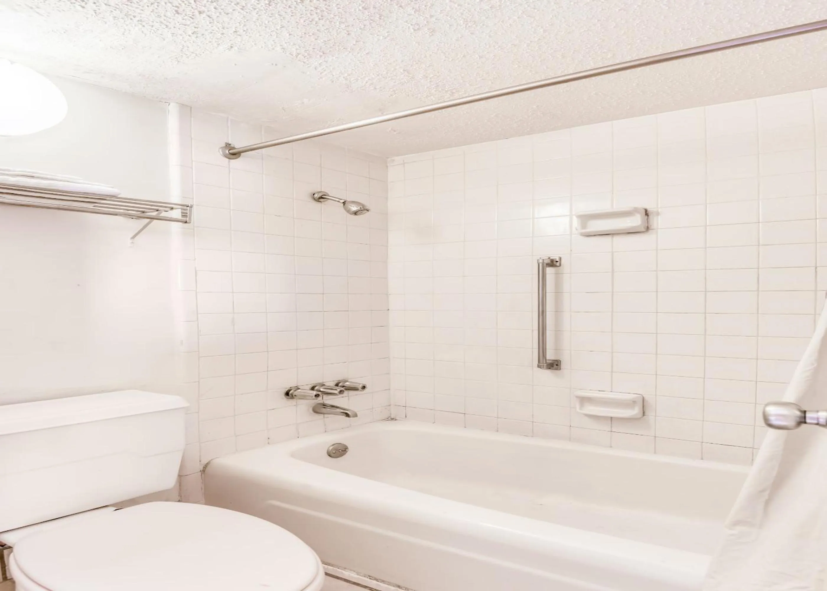 Bathroom in OYO Hotel Jackson North I-55