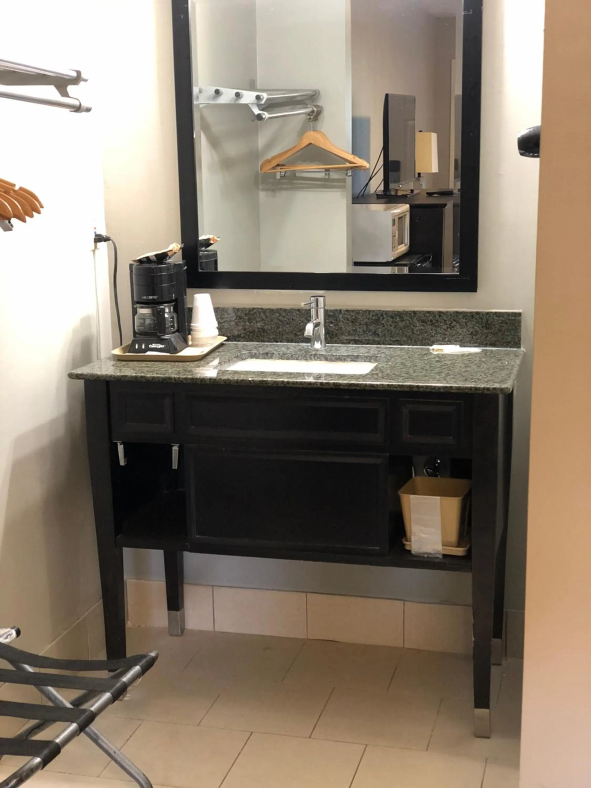 Deerfield Inn and Suites - Fairview