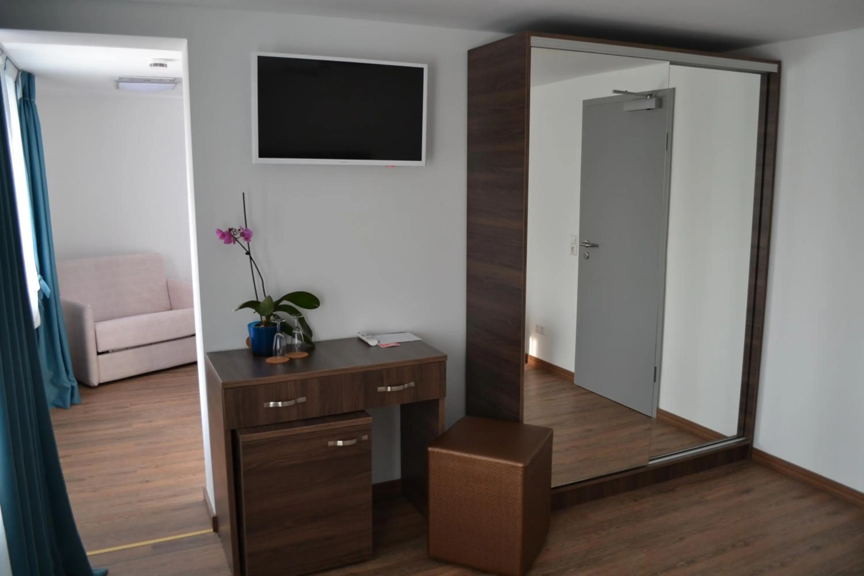 TV and multimedia in Hotel Myrsini