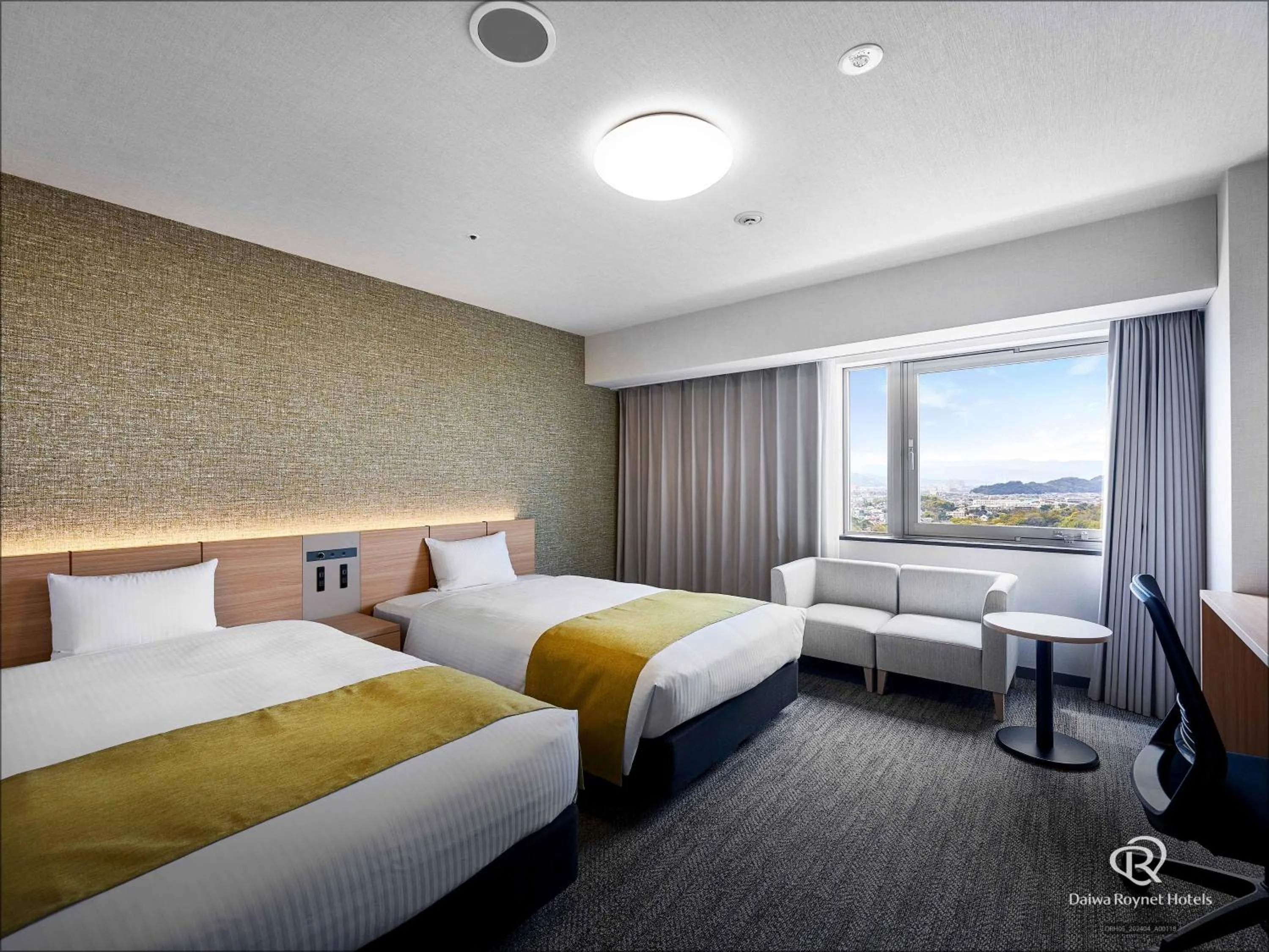 Bed in Daiwa Roynet Hotel Wakayama