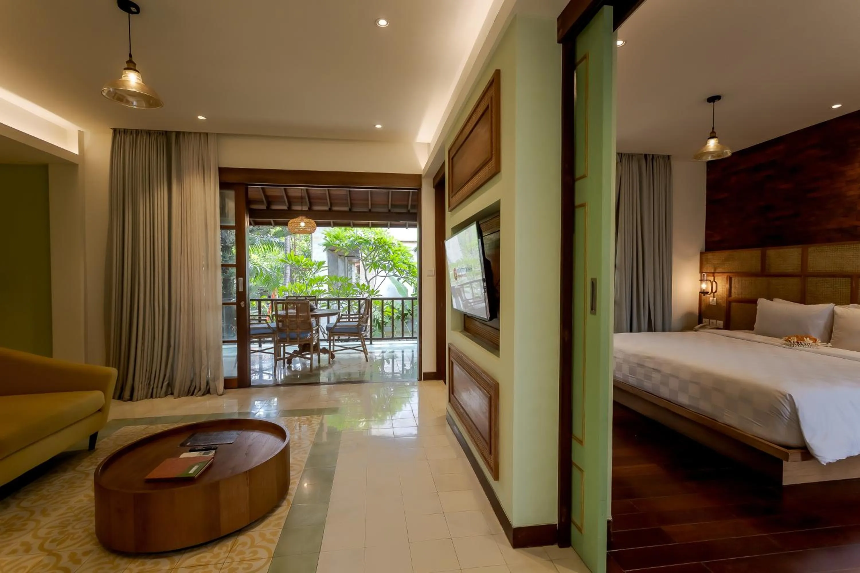 Bed in Fourteen Roses Boutique Hotel, Kuta