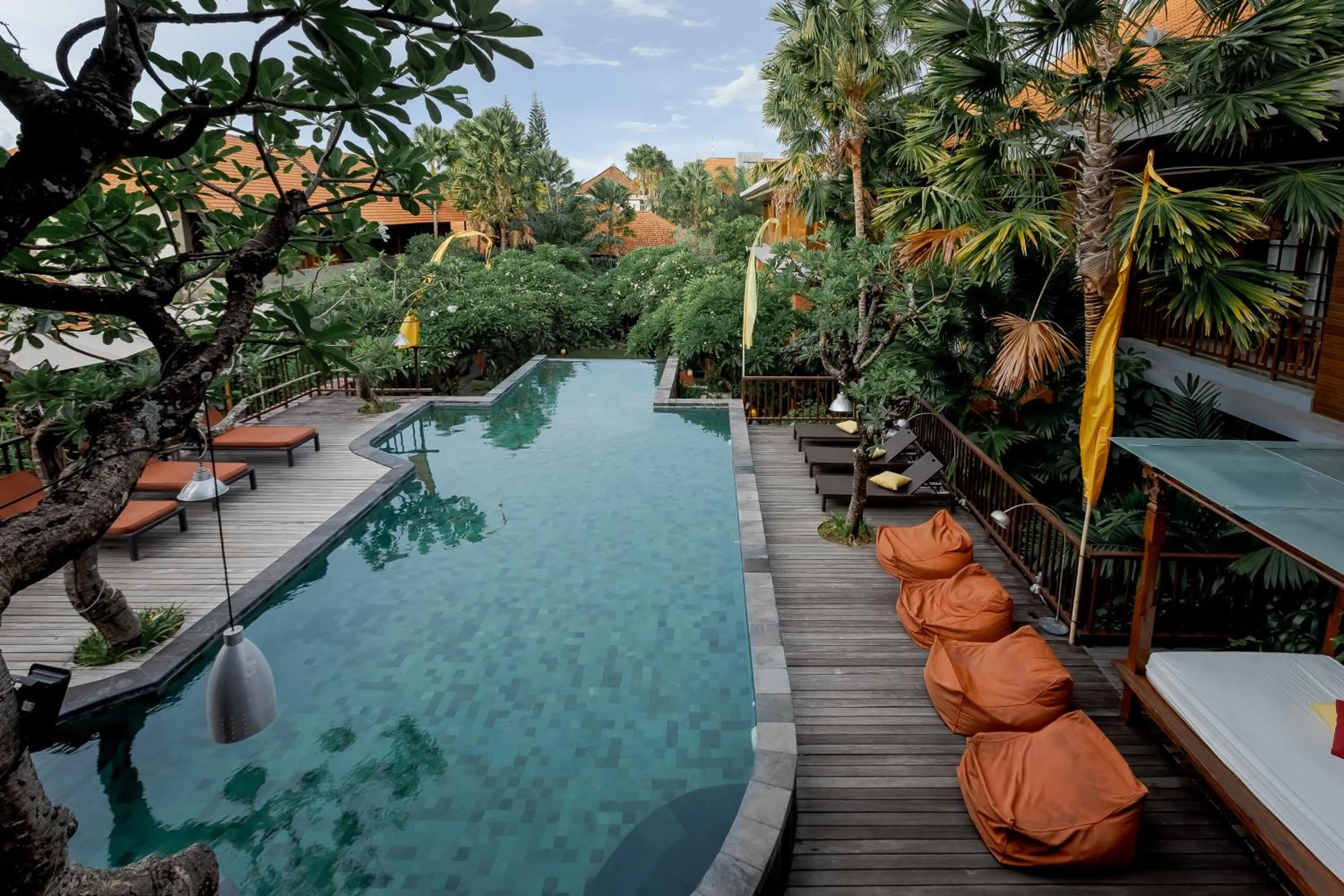 Swimming pool in Fourteen Roses Boutique Hotel, Kuta
