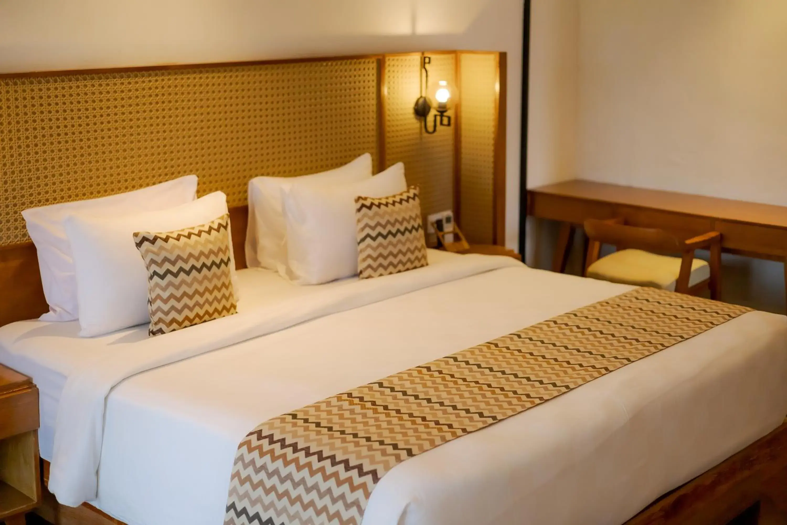 One-Bedroom Suite with Bathtub and Balcony in Fourteen Roses Boutique Hotel, Kuta One-Bedroom Suite with Bathtub and Balcony in Fourteen Roses Boutique Hotel, Kuta