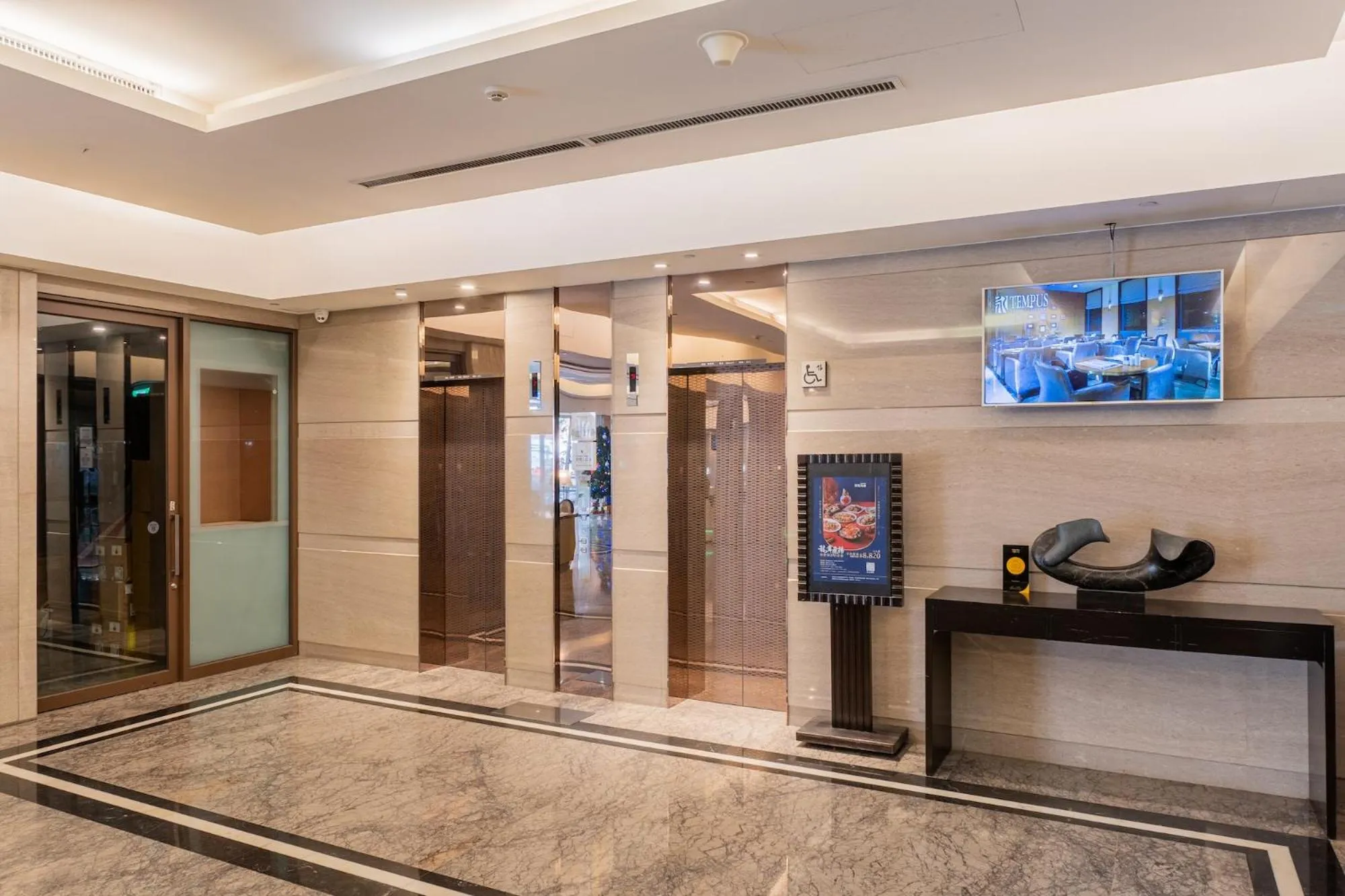 elevator in CHECK inn SELECT Taichung Dadun