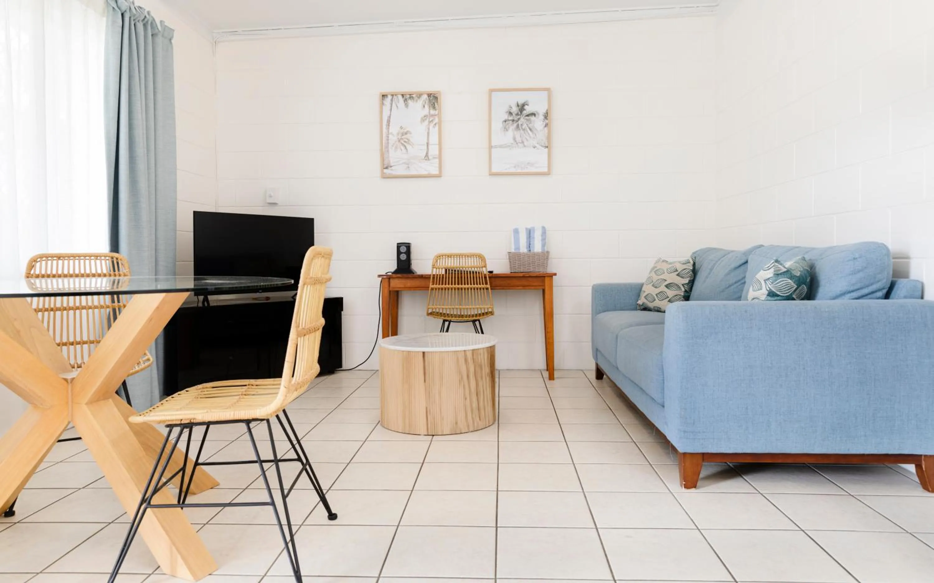 Living room in Palm View Holiday Apartments
