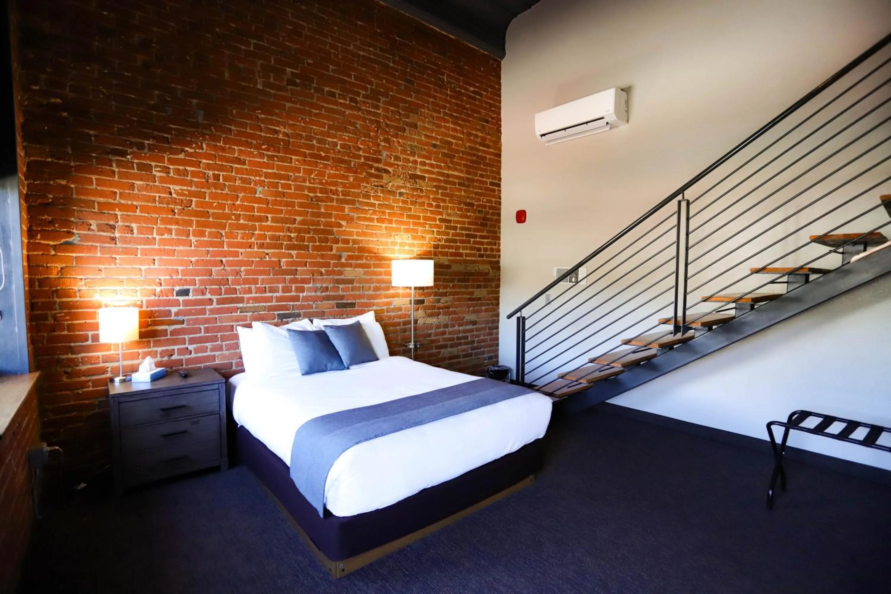 Property building, Bed in The Hotel Sturgis