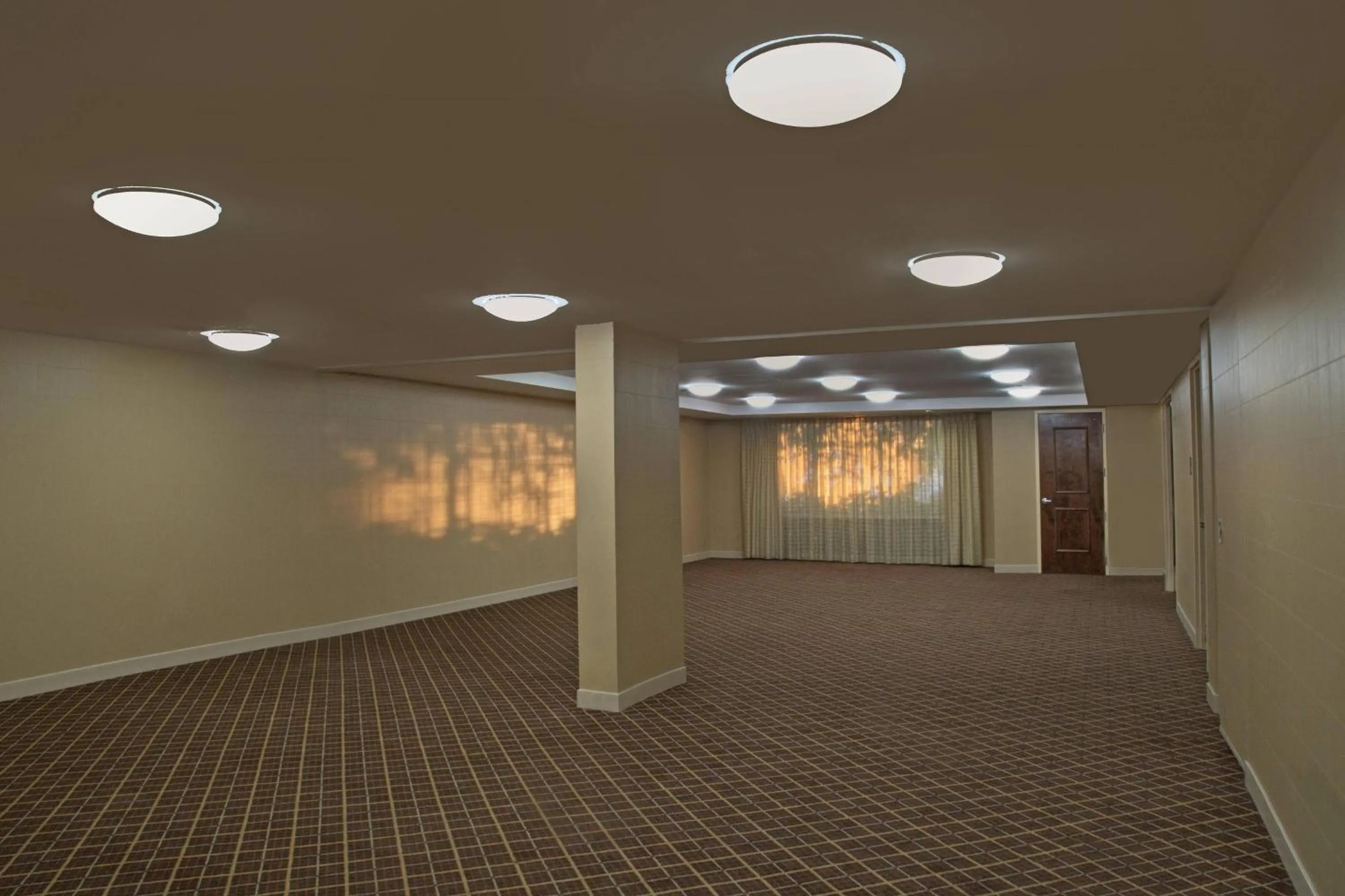 Meeting/conference room in Sheraton Louisville Riverside Hotel