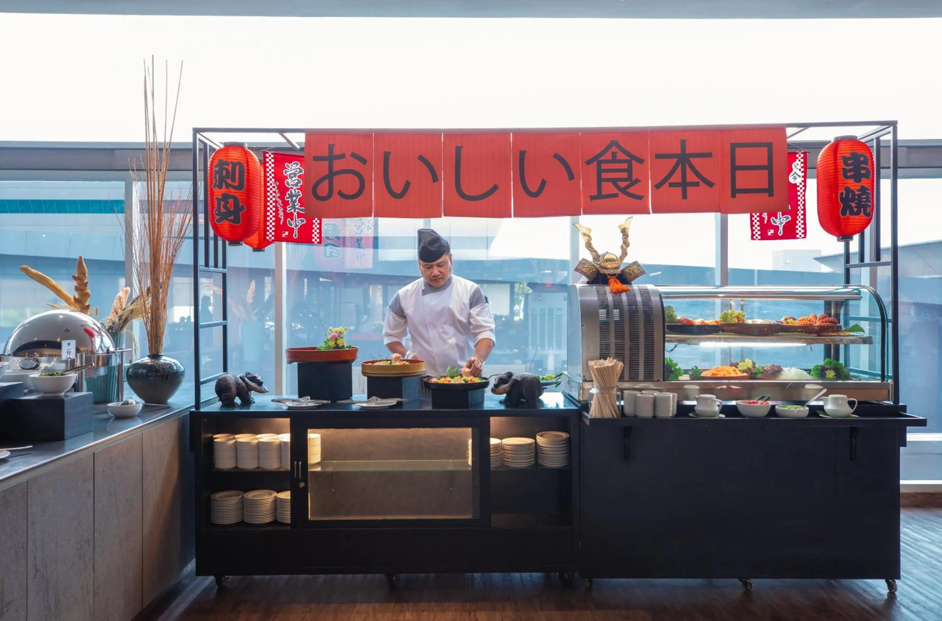 Restaurant/places to eat in Centara Life Government Complex Hotel & Convention Centre Chaeng Watthana