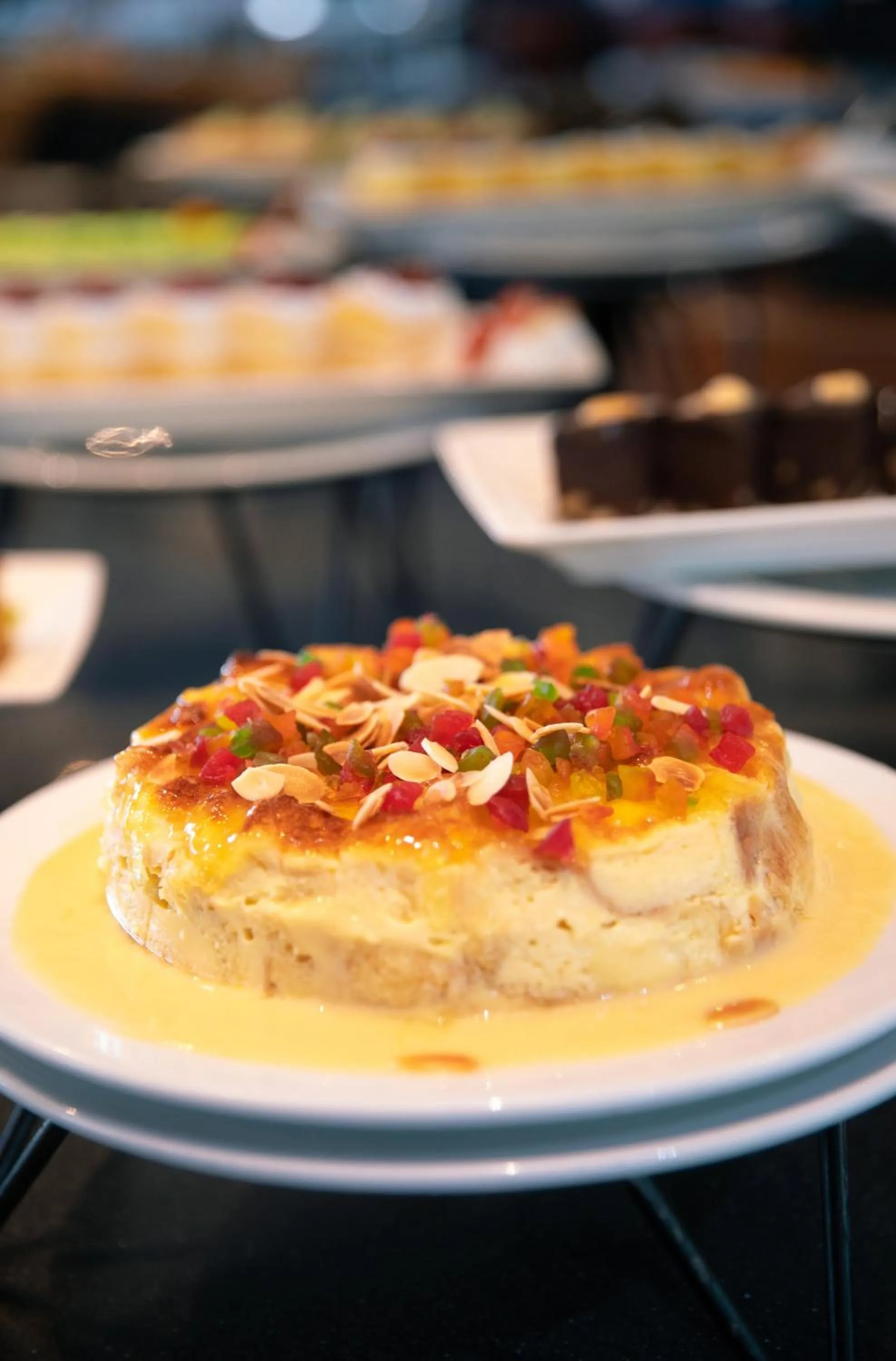 Restaurant/places to eat in Centara Life Government Complex Hotel & Convention Centre Chaeng Watthana