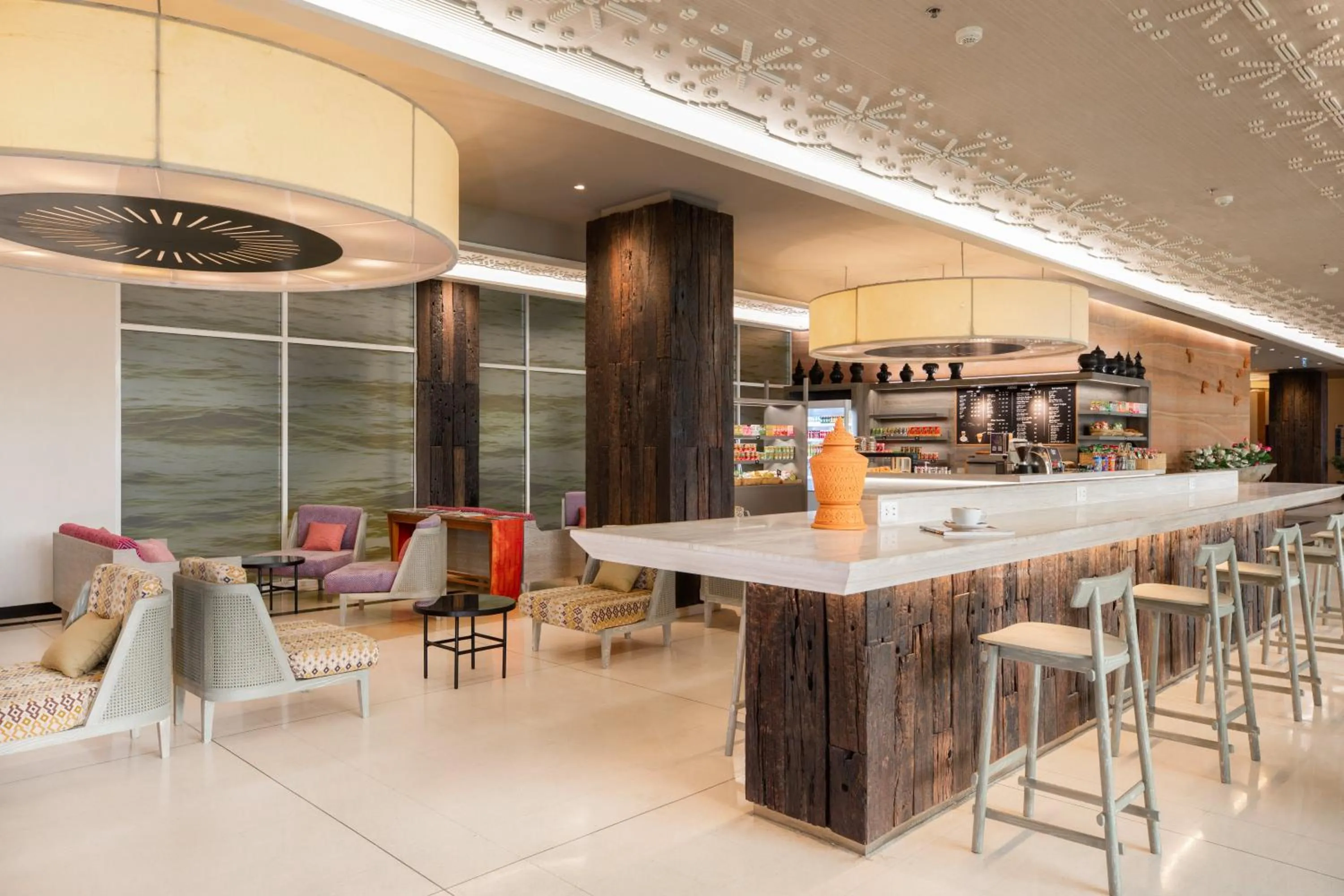 Restaurant/places to eat in Centara Life Government Complex Hotel & Convention Centre Chaeng Watthana