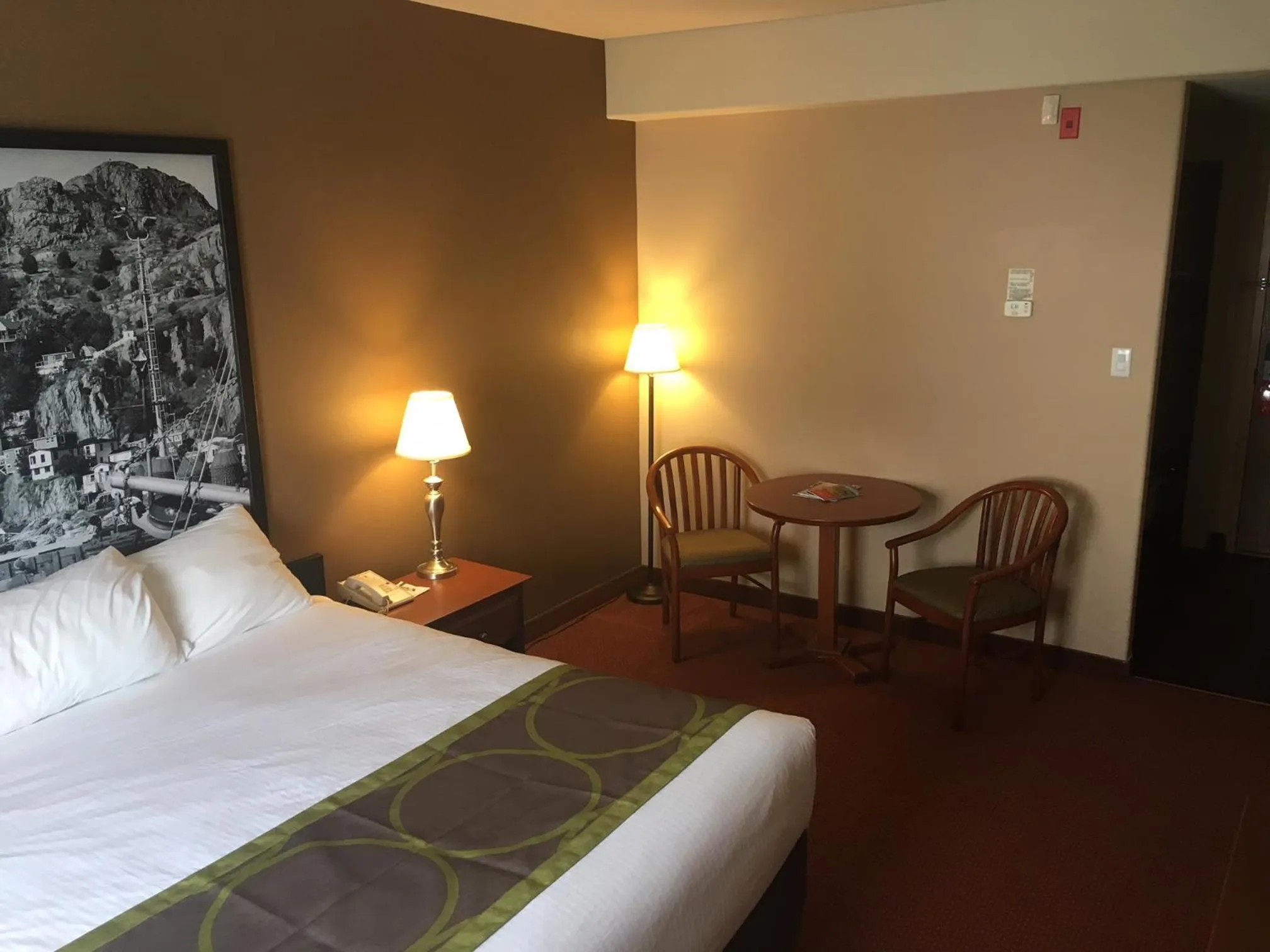 Photo of the whole room in Super 8 by Wyndham St Johns