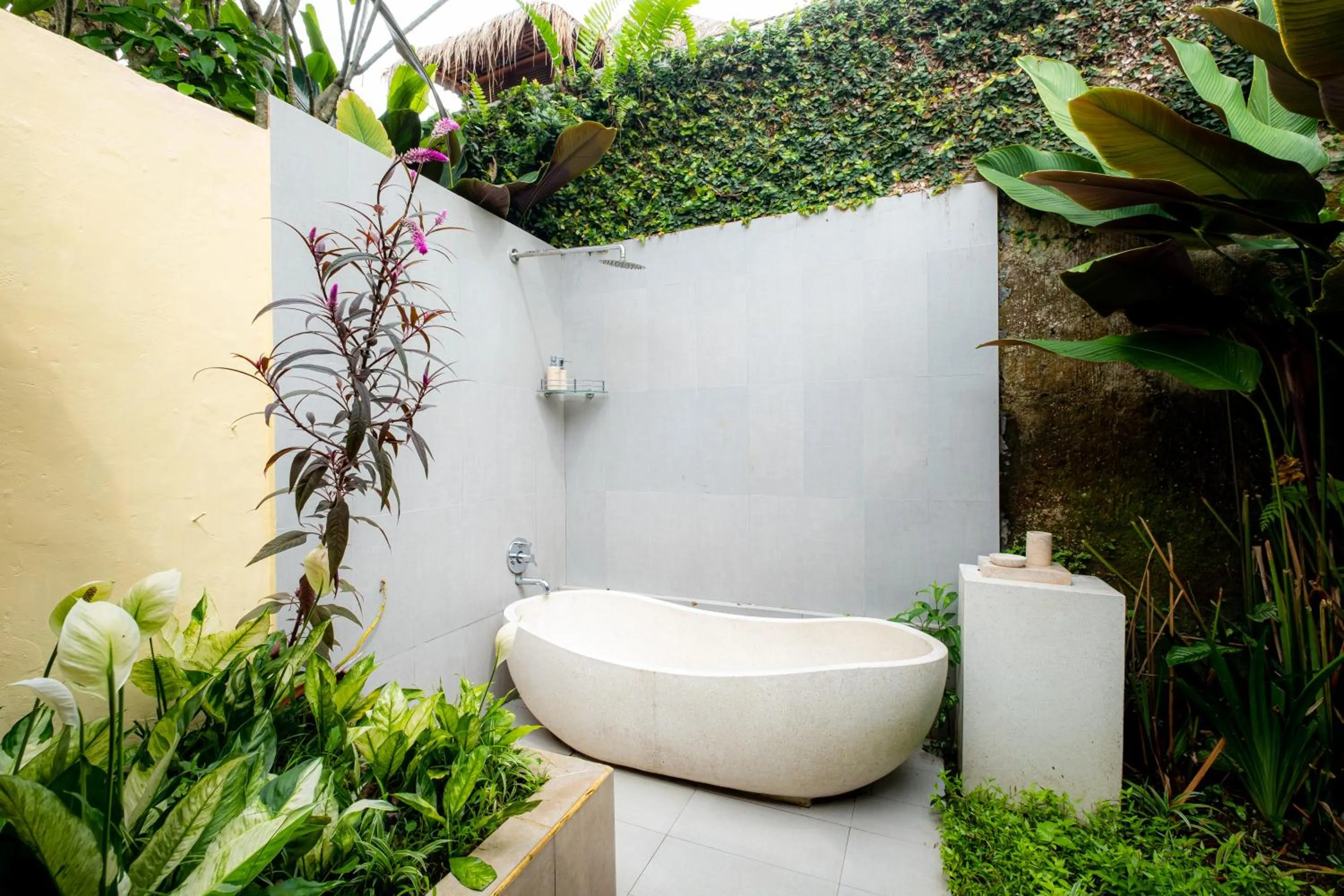 Bathroom in Lodtunduh Sari