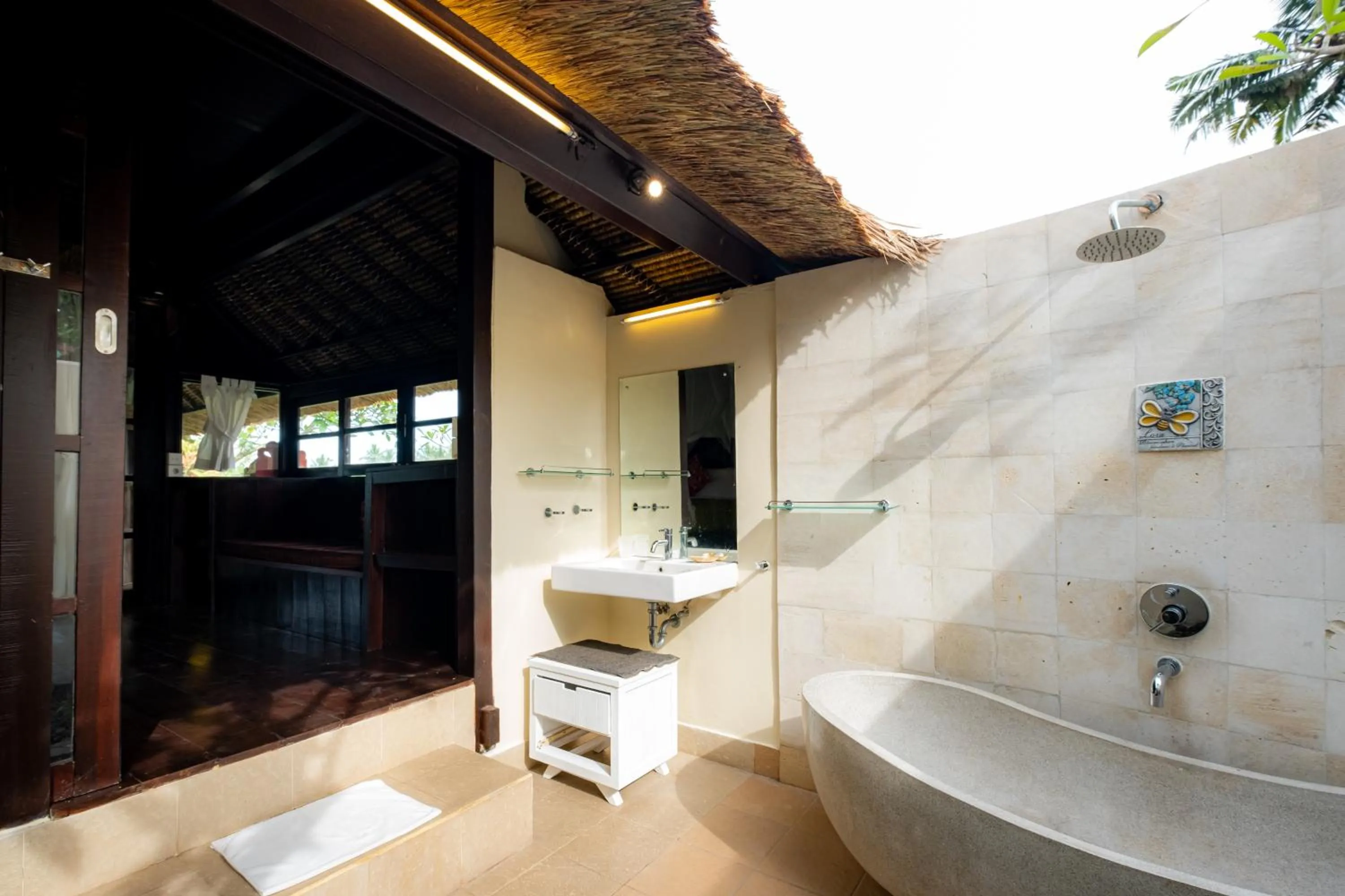 Bathroom in Lodtunduh Sari