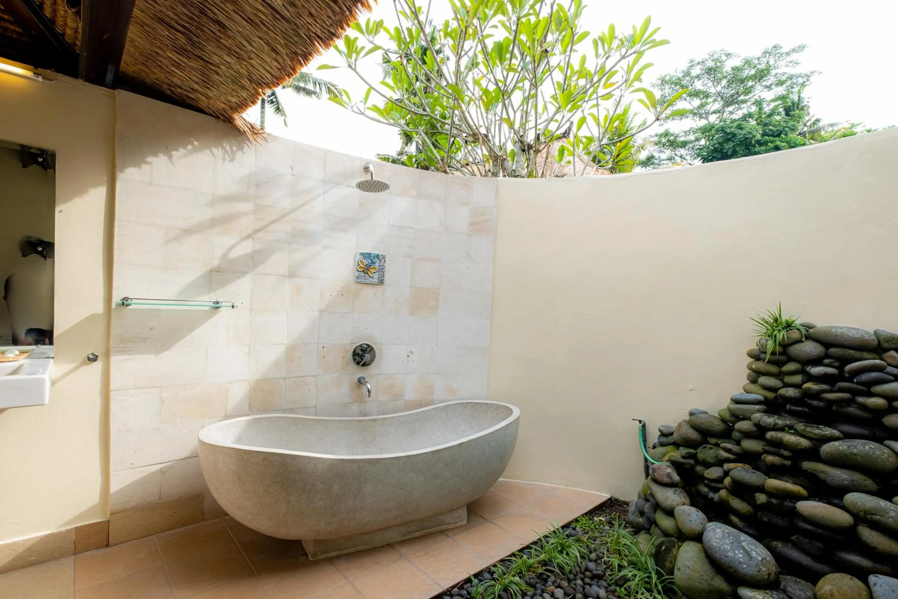 Bathroom in Lodtunduh Sari