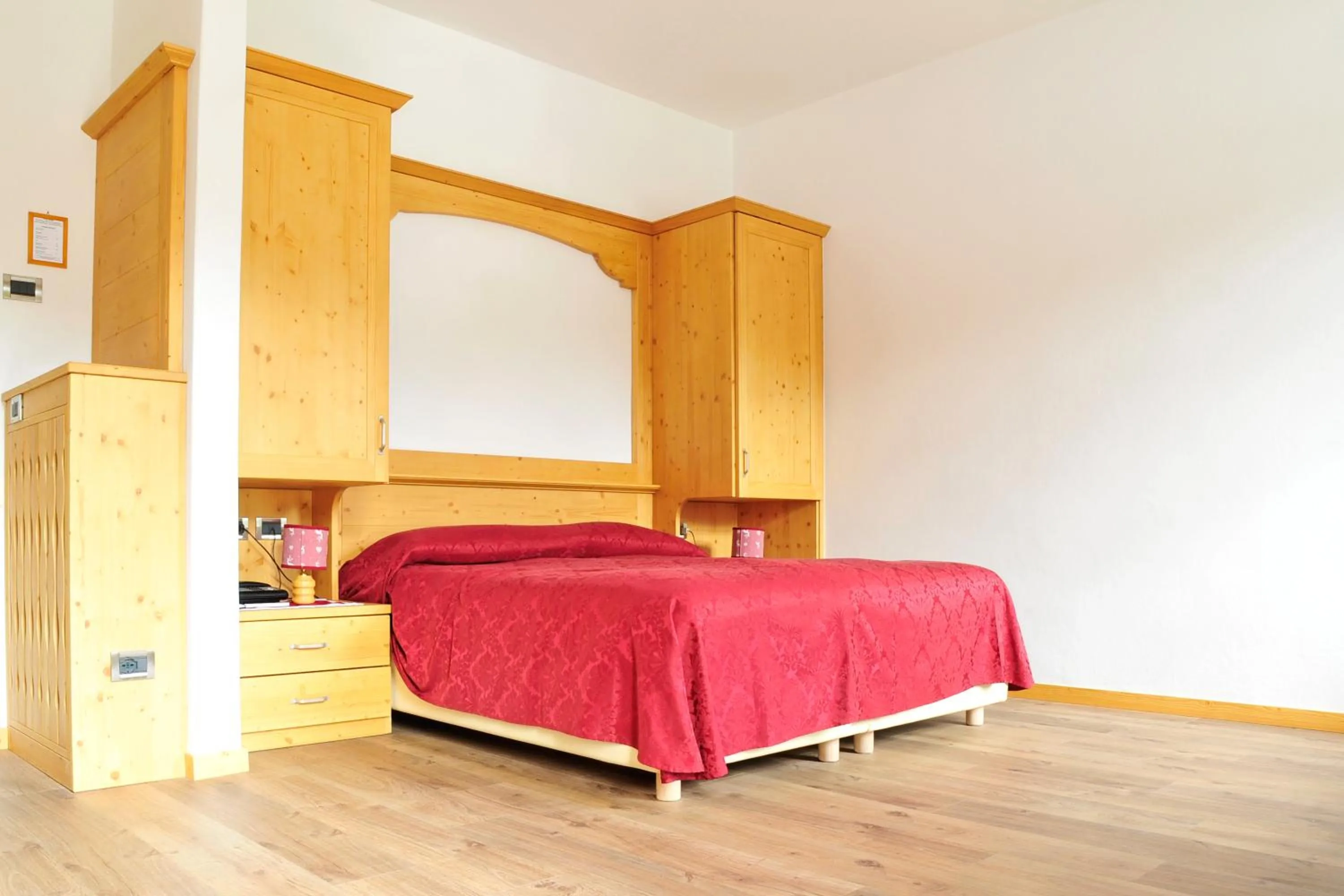 Mountain view, Bed in Hotel Regina