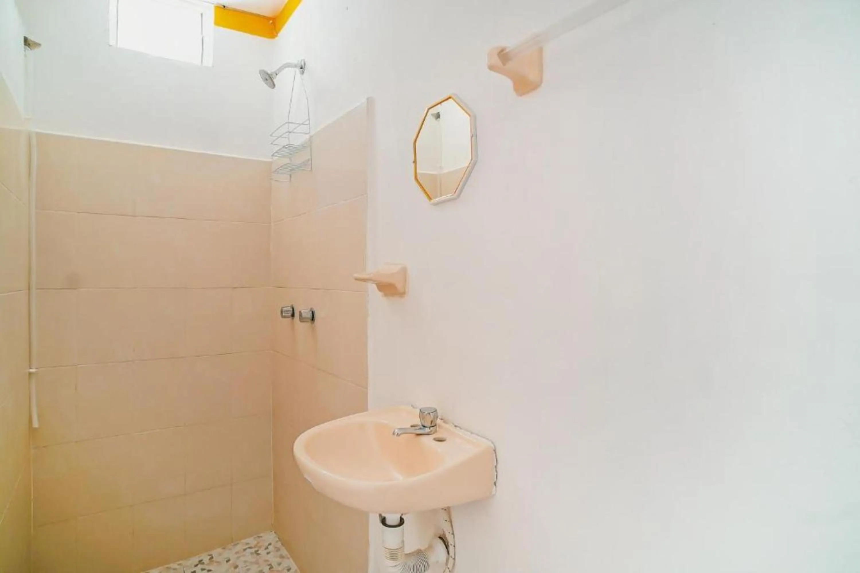 Bathroom in OYO Hospedaje Colibri