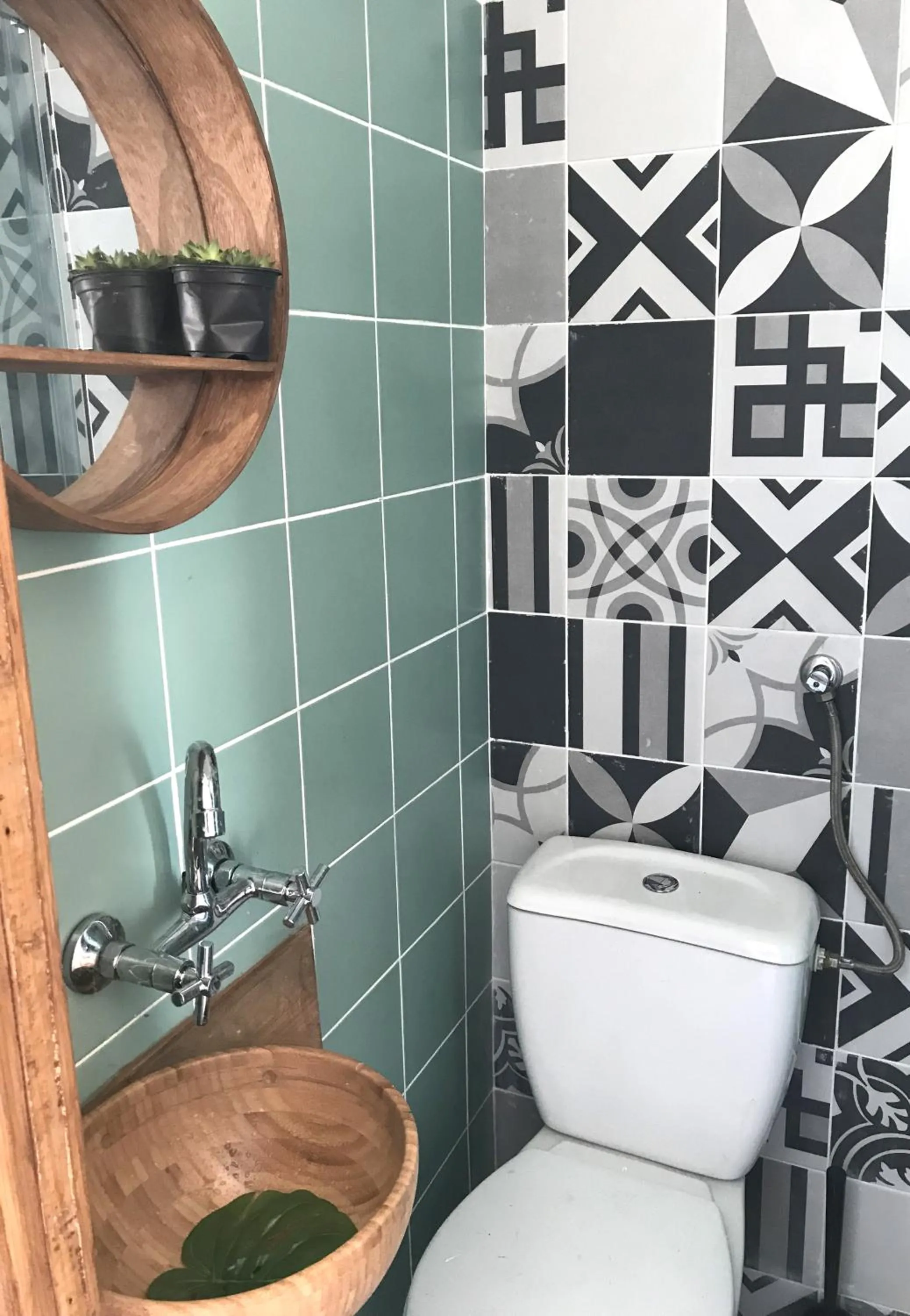Toilet in Alfama Patio Apartments